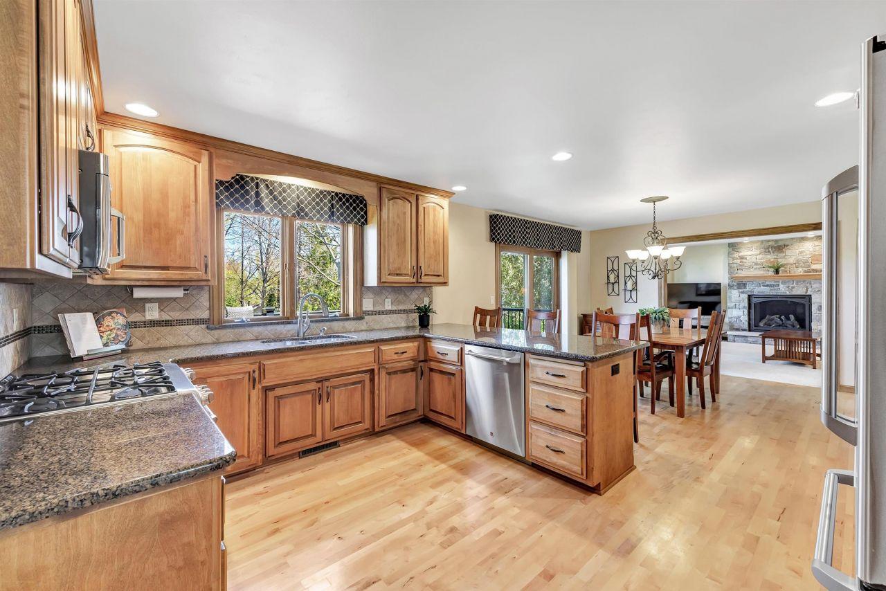 GREEN BAY, Wisconsin, 54313, United States, 4 Bedrooms Bedrooms, ,3 BathroomsBathrooms,Residential,For Sale,1818283
