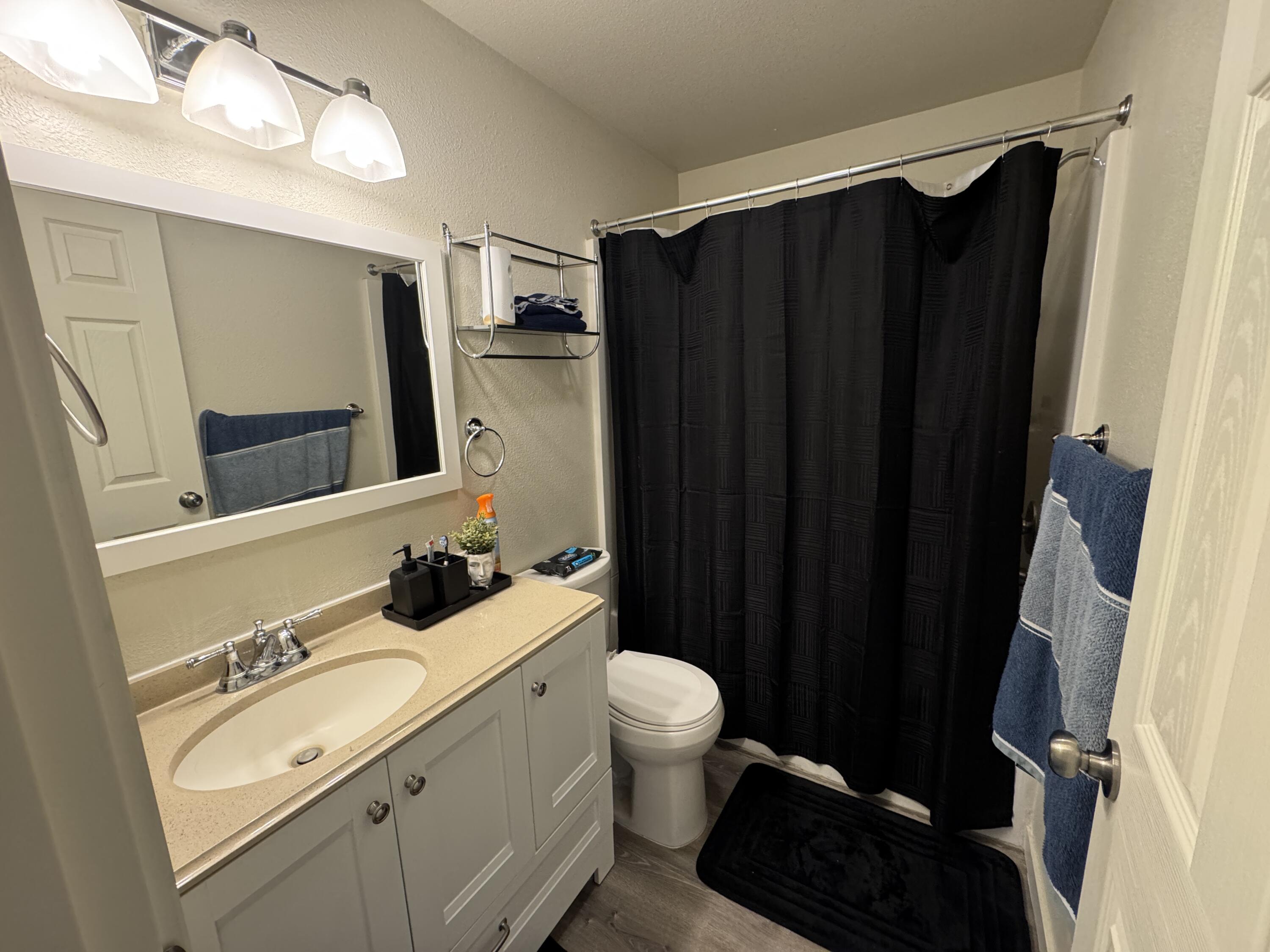 Redmond, Oregon, 97756, United States, ,Residential,For Sale,1937822