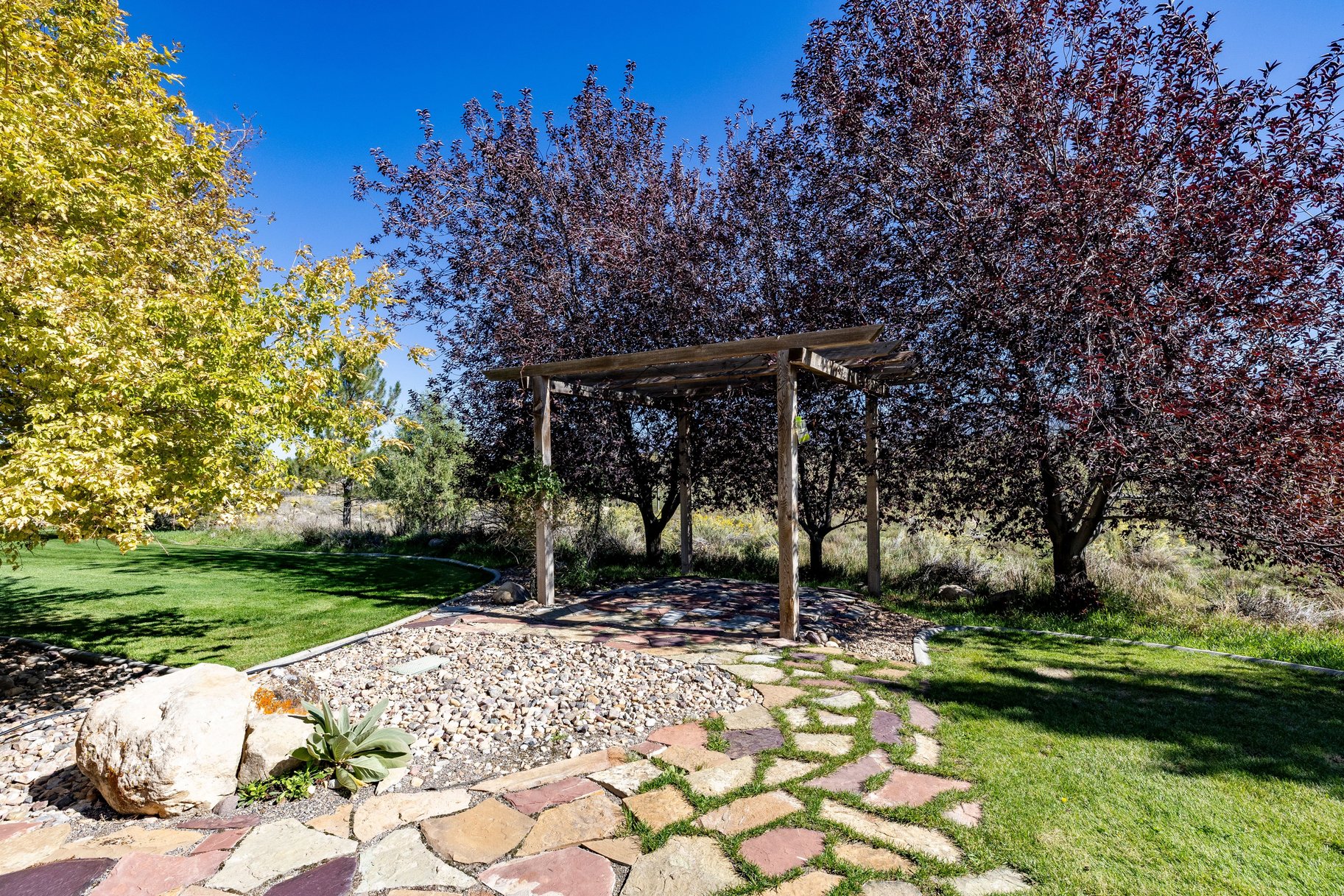  Family Compound with Sports Court, Privacy, and Horseshoe Mountain Views - 物件實景
