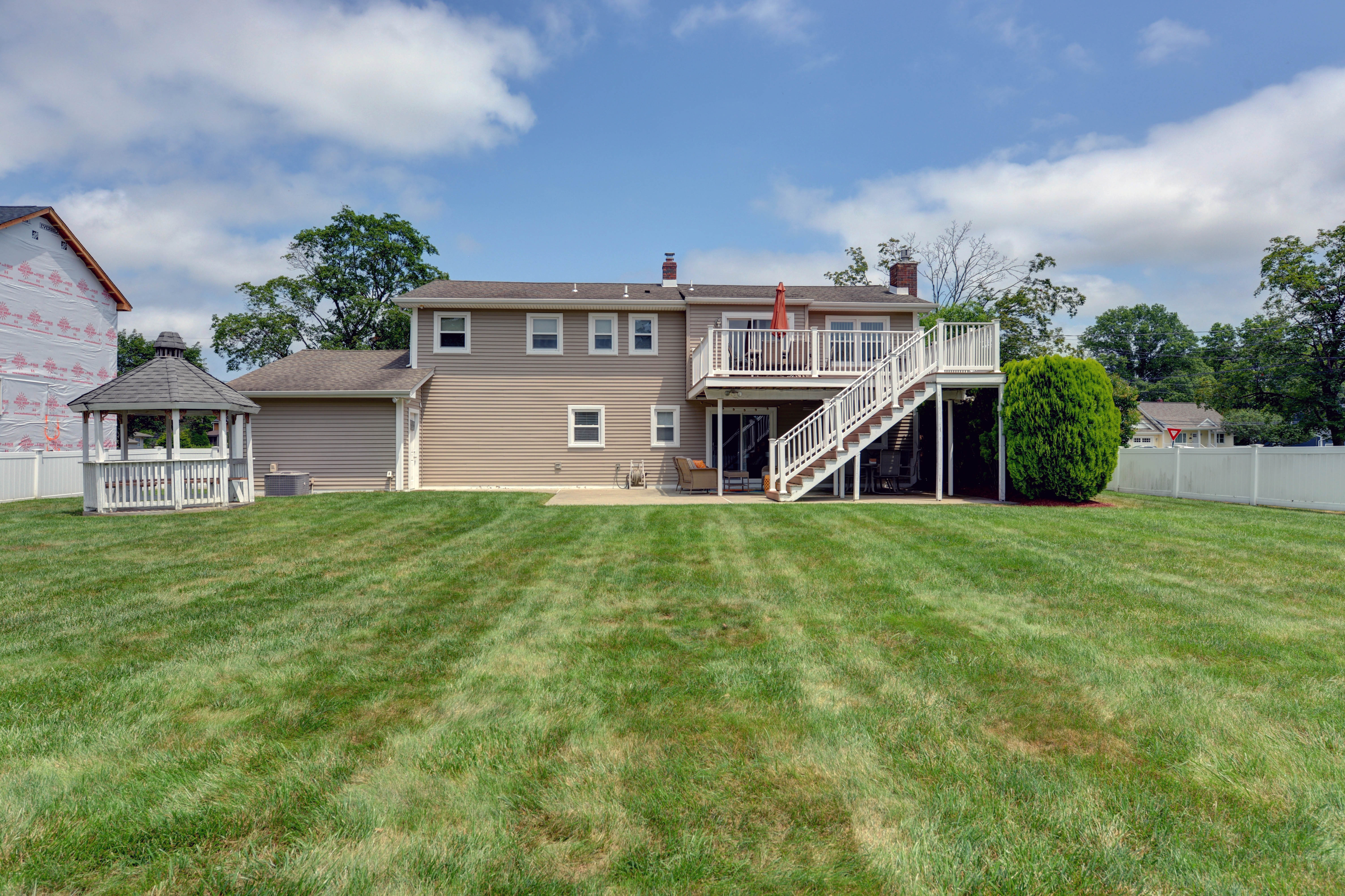 Pequannock, New Jersey, 07440, United States, 3 Bedrooms Bedrooms, ,3 BathroomsBathrooms,Residential,For Sale,1944939