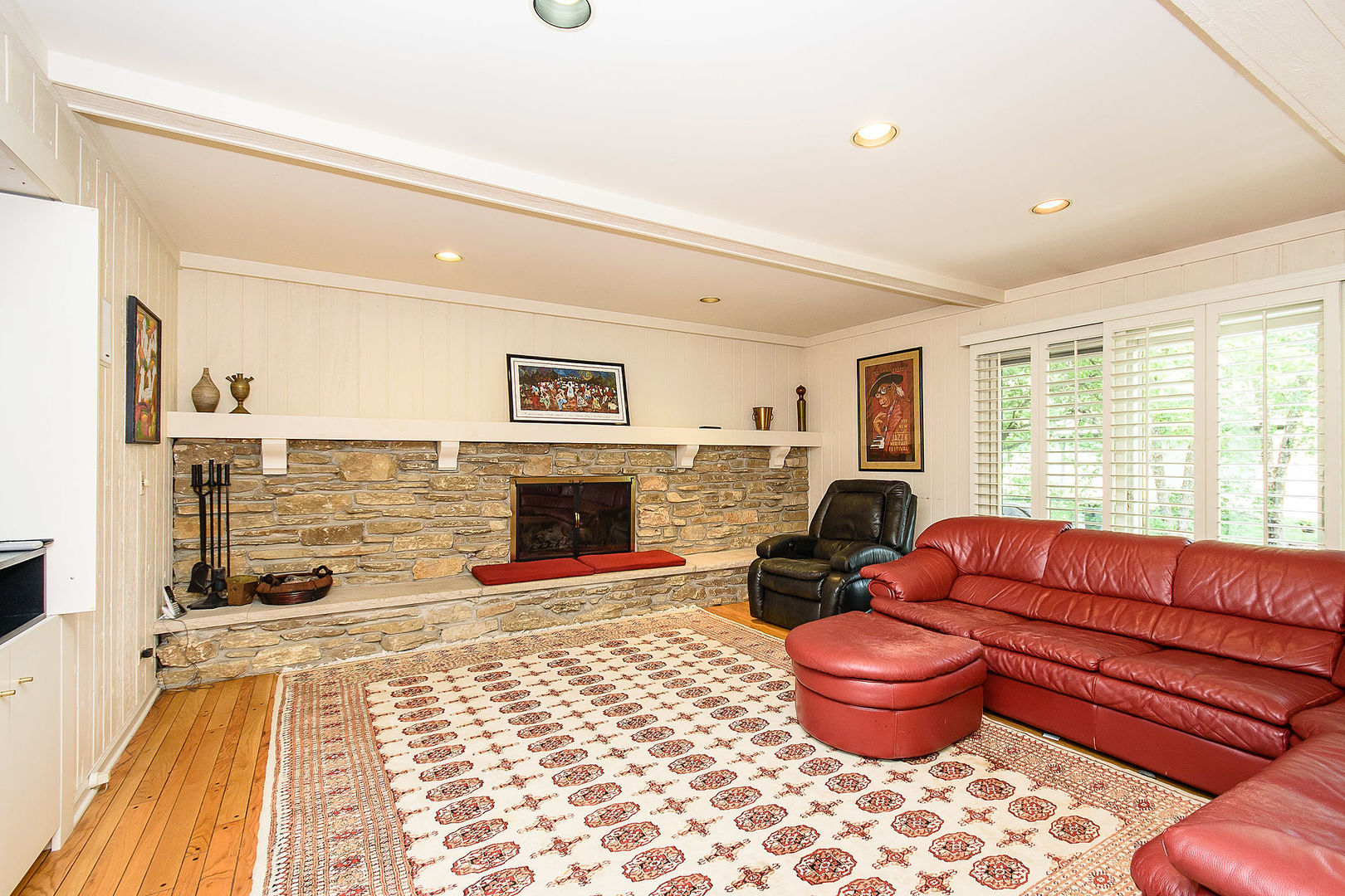 Deerfield, Illinois, 60015, United States, 4 Bedrooms Bedrooms, ,3 BathroomsBathrooms,Residential,For Sale,1866980