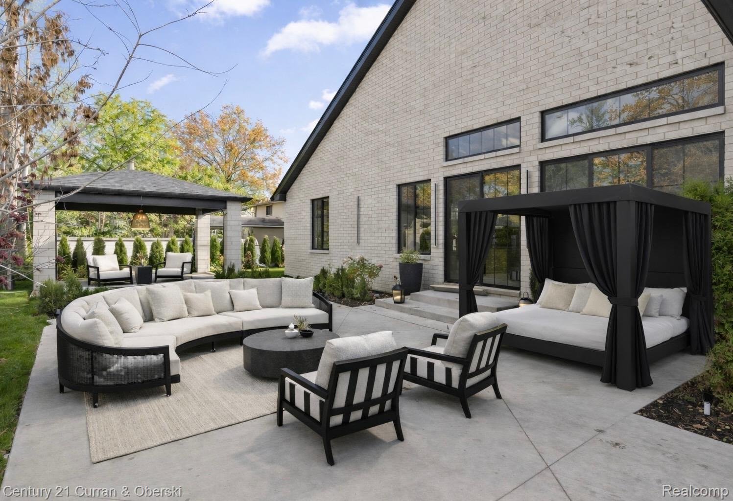 Dearborn, Michigan, 48128, United States, 5 Bedrooms Bedrooms, ,5 BathroomsBathrooms,Residential,For Sale,2030794