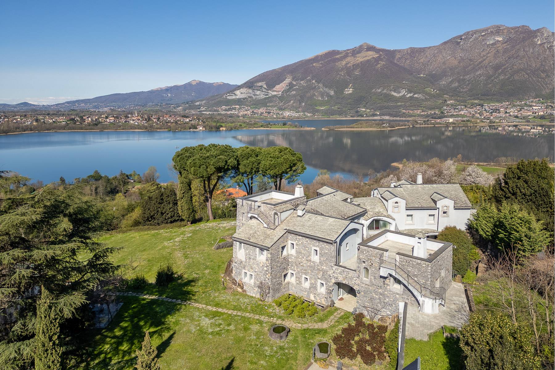 Contemporary Masterpiece Villa 