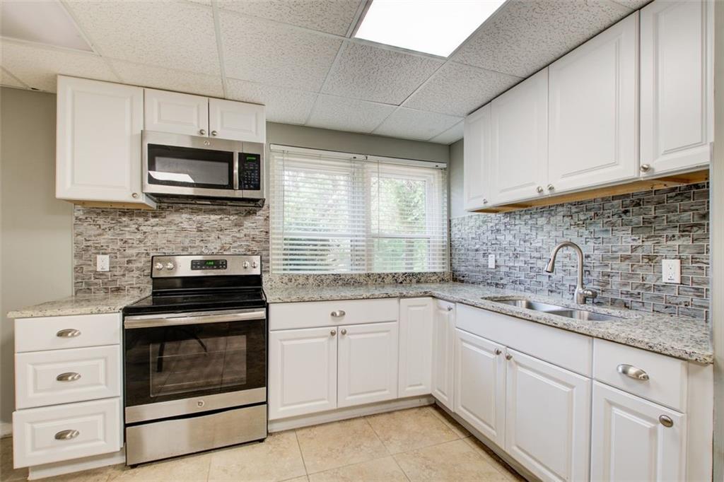 Stockbridge, Georgia, 30281, United States, 5 Bedrooms Bedrooms, ,3 BathroomsBathrooms,Residential,For Sale,1895957