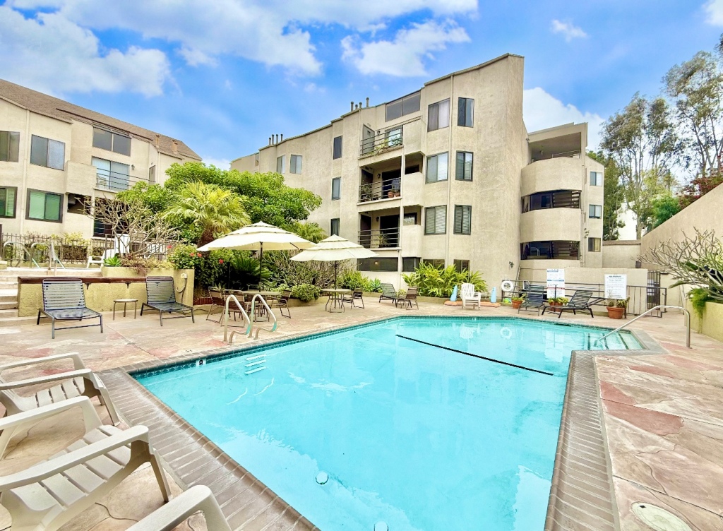 Long Beach, California, 90815, United States, 2 Bedrooms Bedrooms, ,2 BathroomsBathrooms,Residential,For Sale,1830564