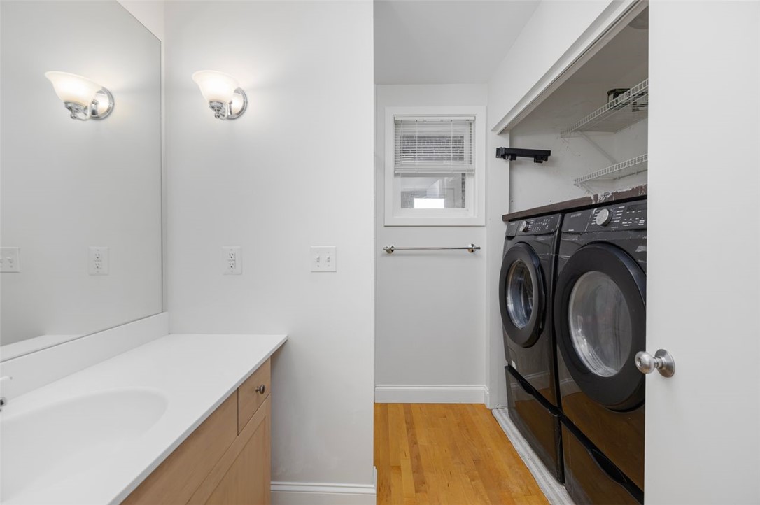 Providence, Rhode Island, 02903, United States, 1 Bedroom Bedrooms, ,2 BathroomsBathrooms,Residential,For Sale,1917986