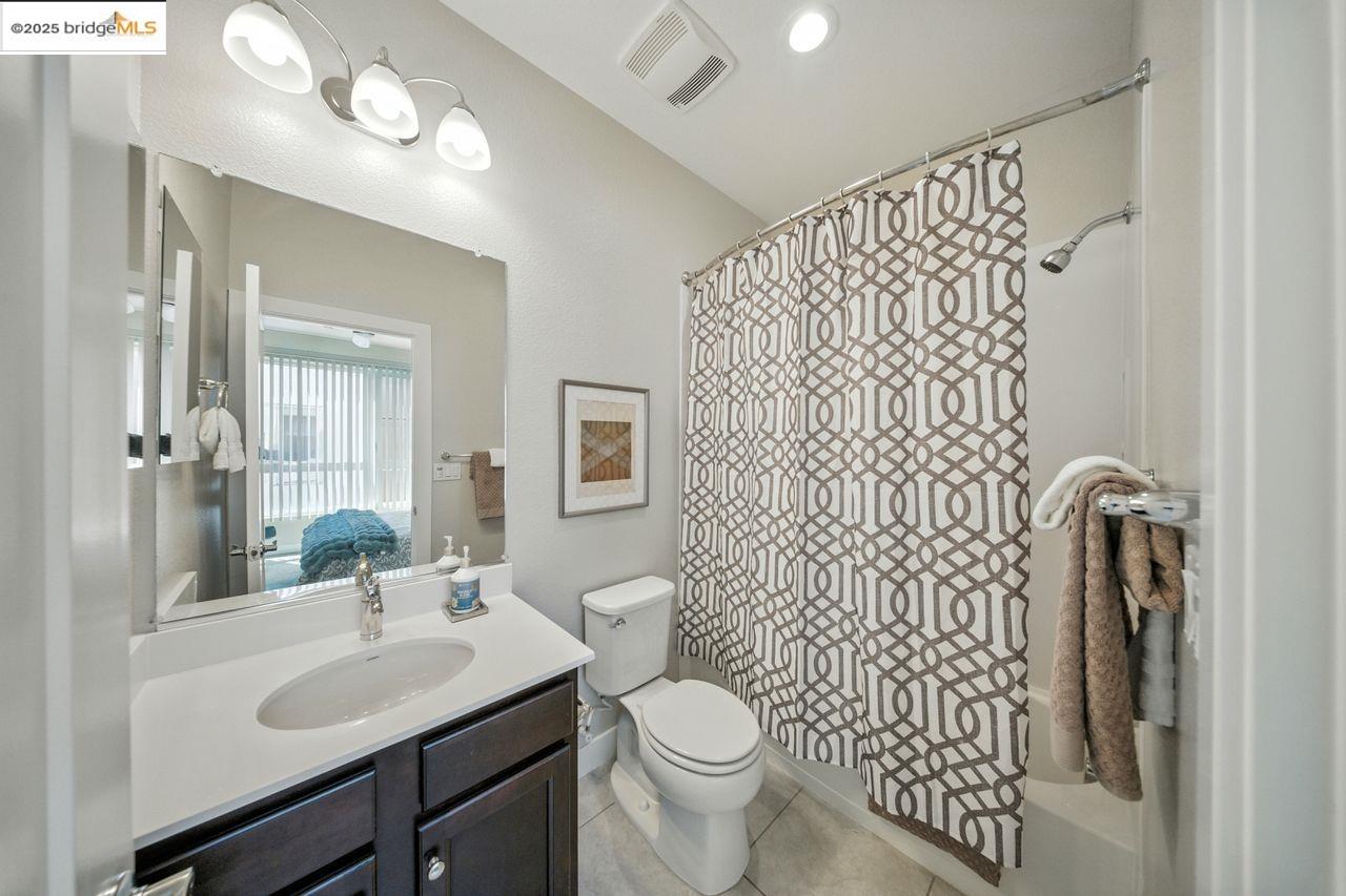 El Cerrito, California, 94530, United States, 3 Bedrooms Bedrooms, ,3 BathroomsBathrooms,Residential,For Sale,1942255