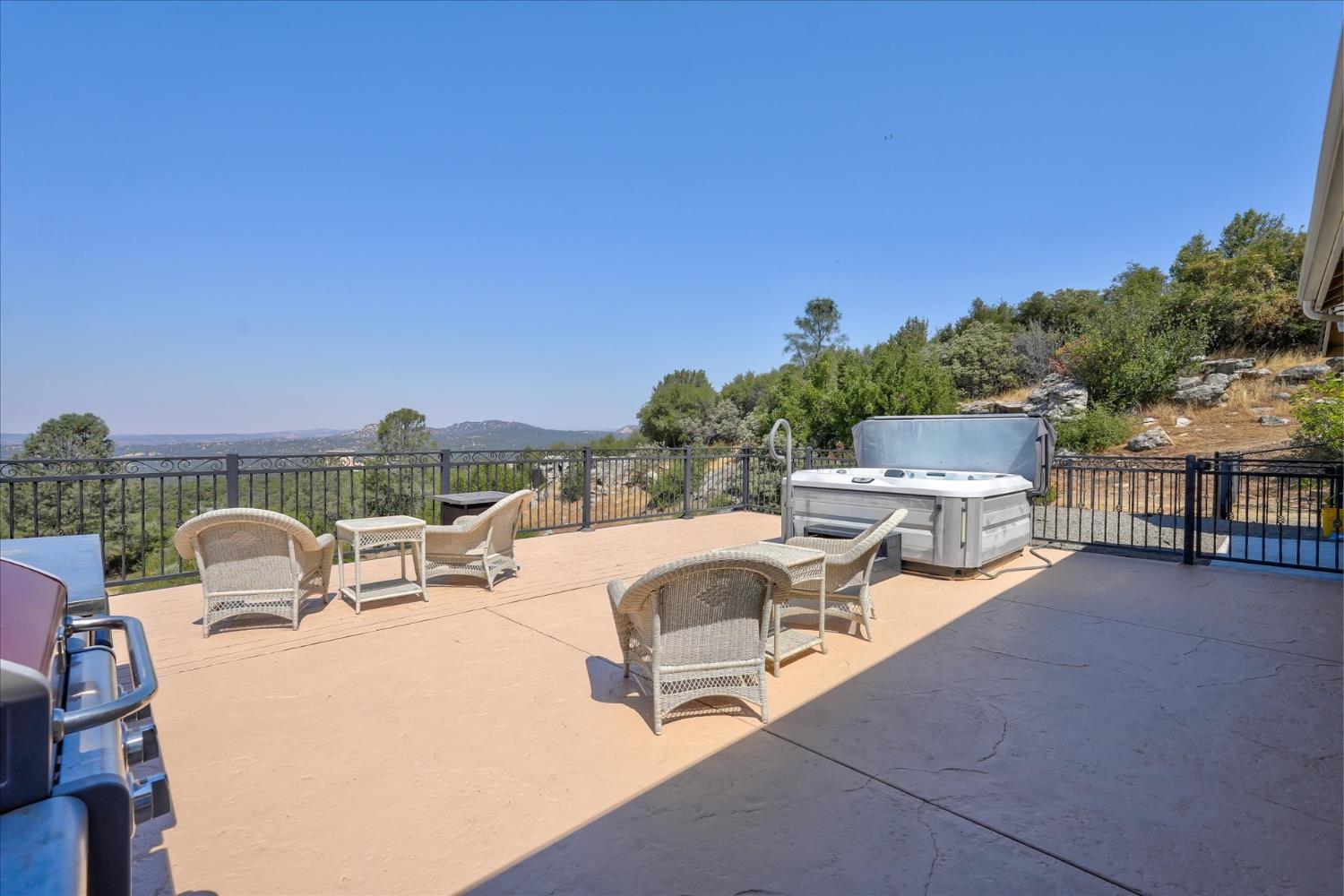 Coarsegold, California, 93614, United States, 4 Bedrooms Bedrooms, ,3 BathroomsBathrooms,Residential,For Sale,1923436