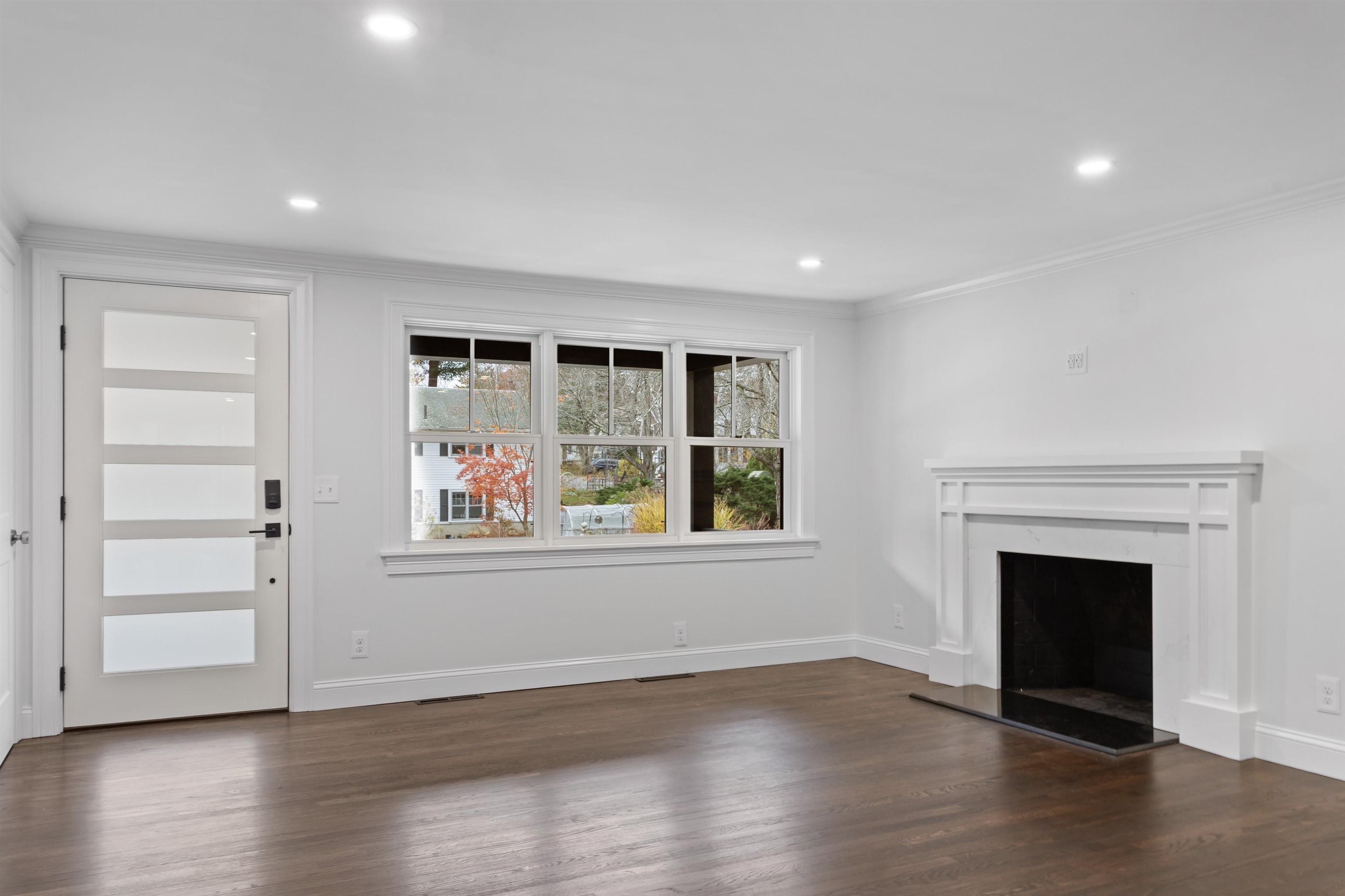 Portsmouth, New Hampshire, 03801, United States, 3 Bedrooms Bedrooms, ,1 BathroomBathrooms,Residential,For Sale,1991010