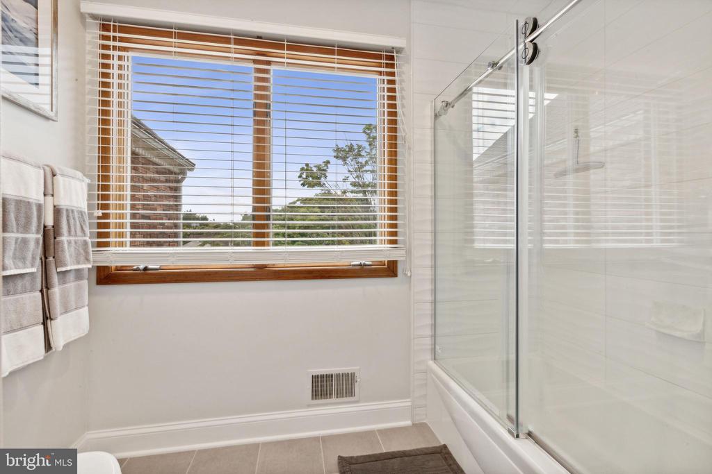 Colts Neck, New Jersey, 07722, United States, 4 Bedrooms Bedrooms, ,4 BathroomsBathrooms,Residential,For Sale,1792181