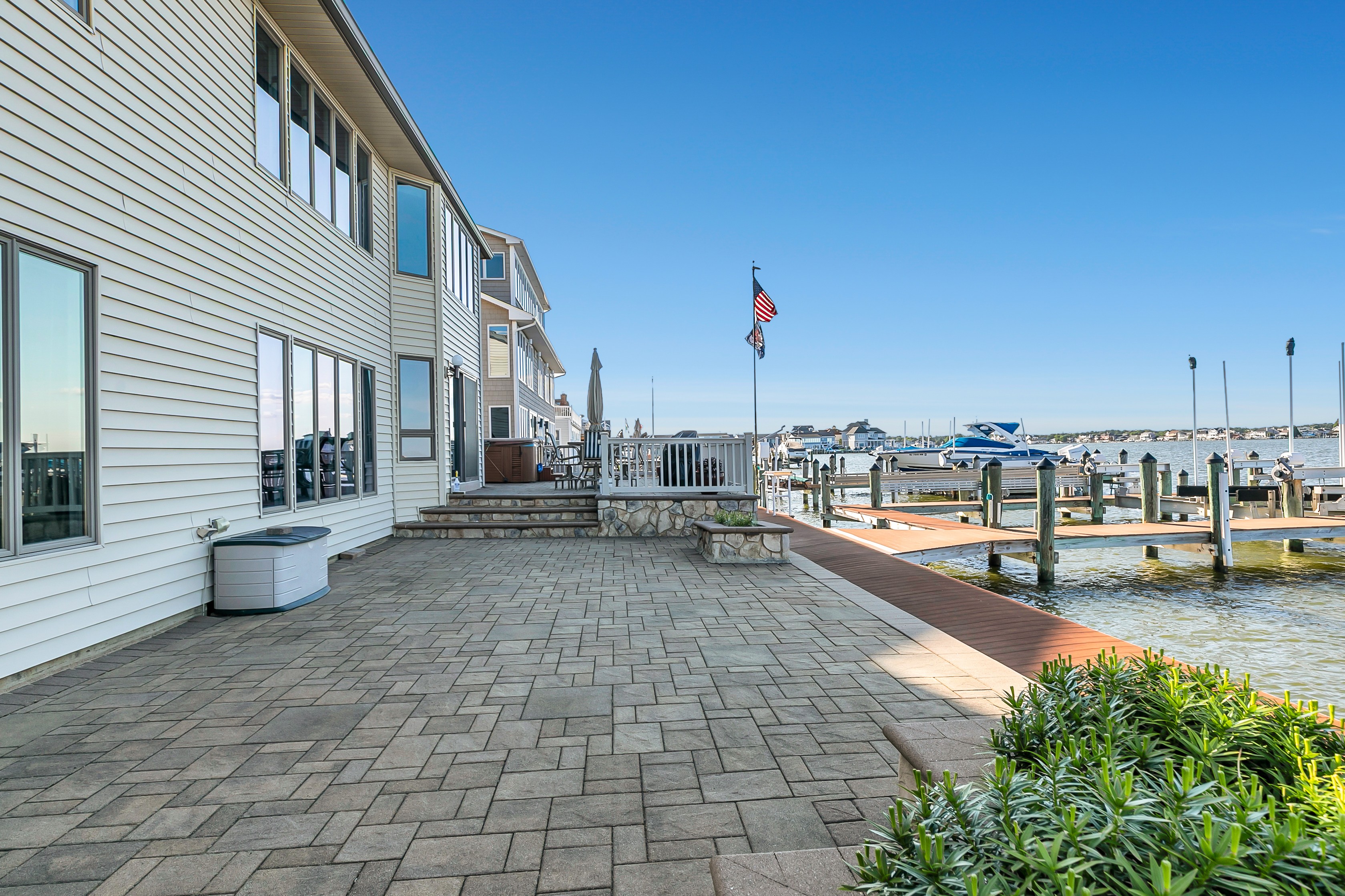  A Rare Bayfront Retreat on Silver Bay - 物件實景
