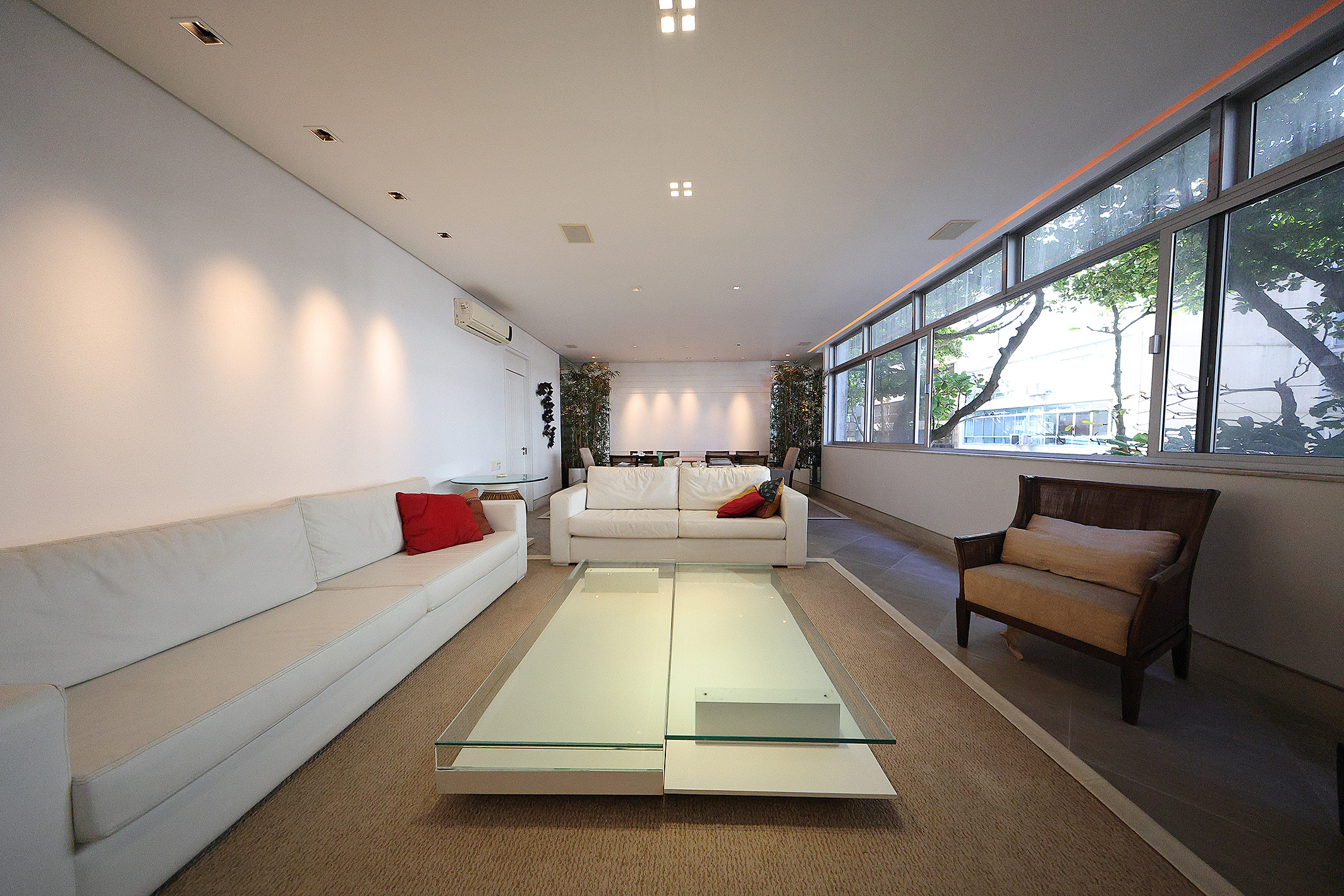  Circular floor plan apartment one block from the beach - 物件實景