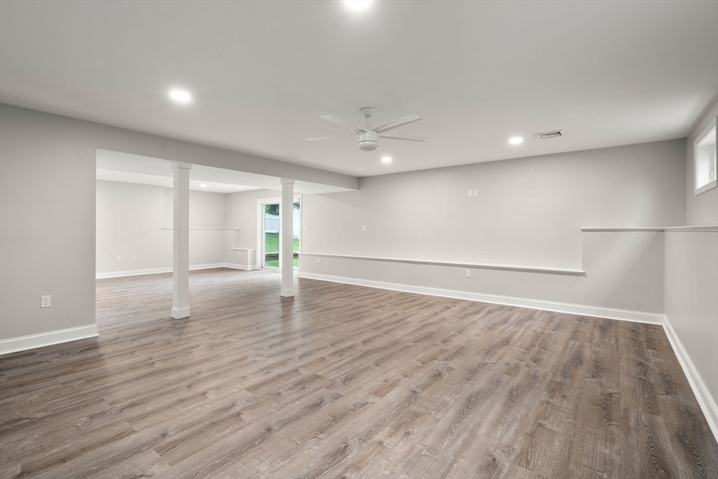 Waltham, Massachusetts, 02453, United States, 4 Bedrooms Bedrooms, ,5 BathroomsBathrooms,Residential,For Sale,1927253