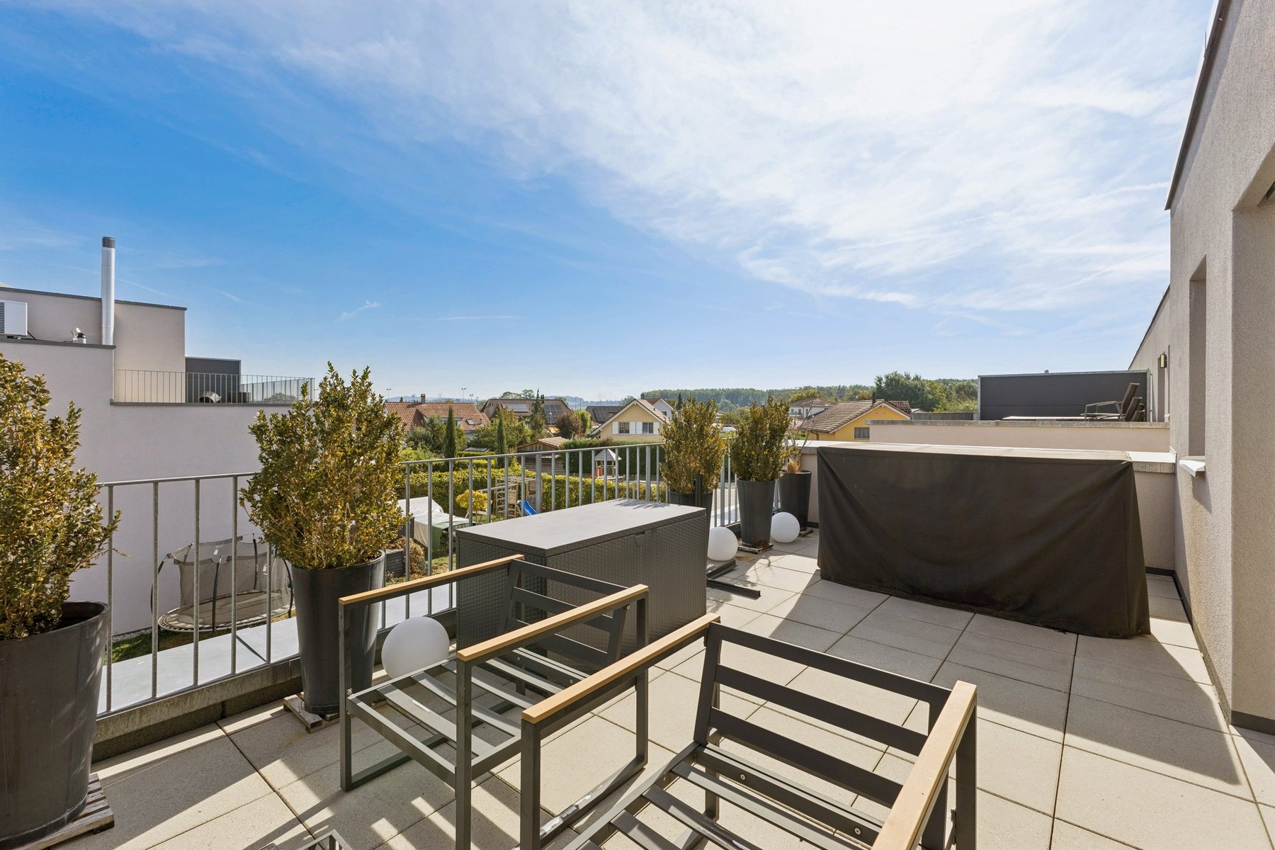  Contemporary 6.5-room townhouse in Sugiez - 物件實景