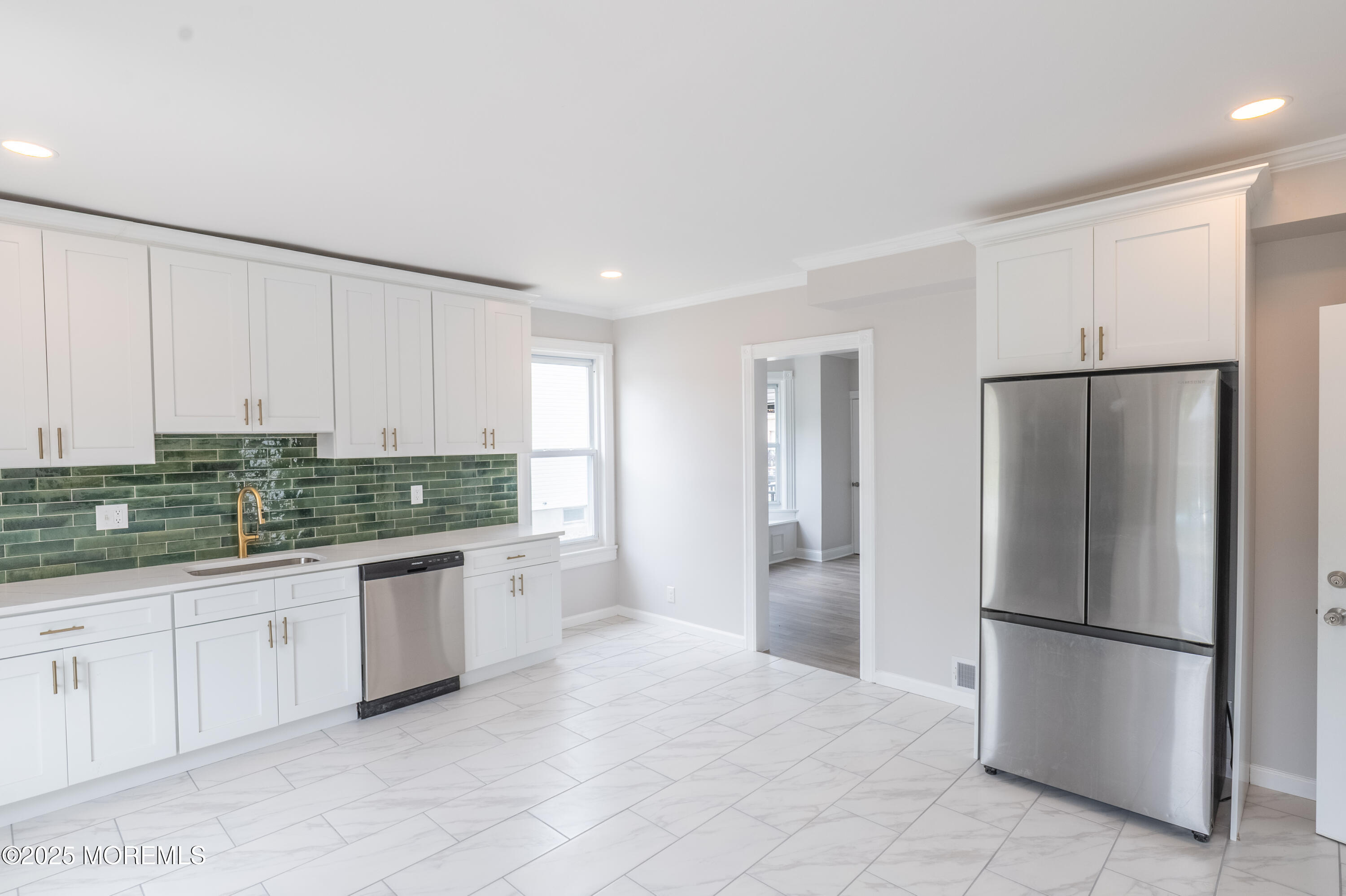 Englishtown, New Jersey, 07726, United States, 6 Bedrooms Bedrooms, ,4 BathroomsBathrooms,Residential,For Sale,1908199