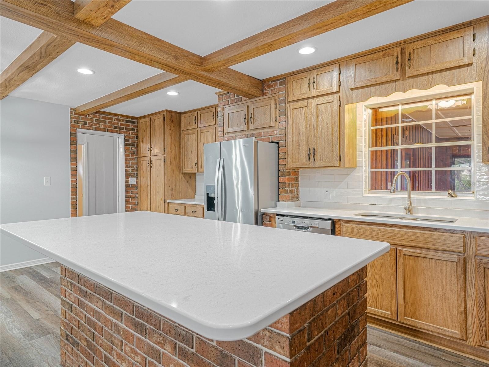 FROSTPROOF, Florida, 33843, United States, 6 Bedrooms Bedrooms, ,3 BathroomsBathrooms,Residential,For Sale,2006124