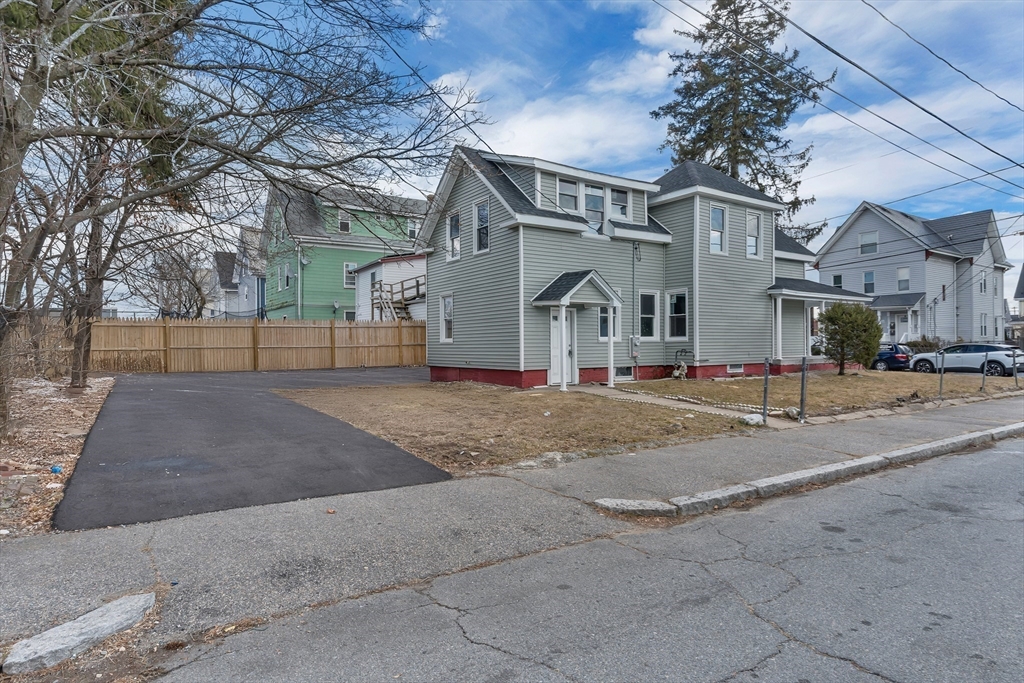 Brockton, Massachusetts, 02301, United States, 4 Bedrooms Bedrooms, ,2 BathroomsBathrooms,Residential,For Sale,2030867