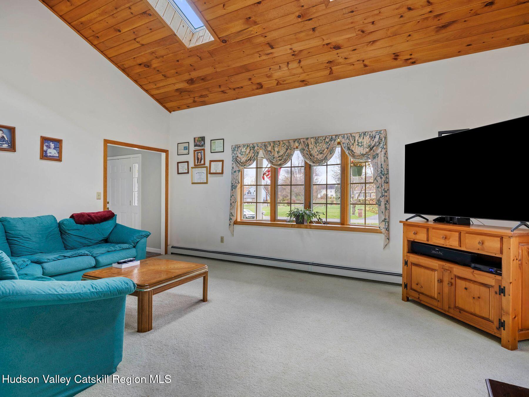 Lake Katrine, New York, 12449, United States, 4 Bedrooms Bedrooms, ,3 BathroomsBathrooms,Residential,For Sale,1987709