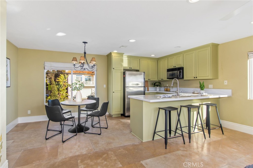 San Diego, California, 92107, United States, 6 Bedrooms Bedrooms, ,5 BathroomsBathrooms,Residential,For Sale,1843009