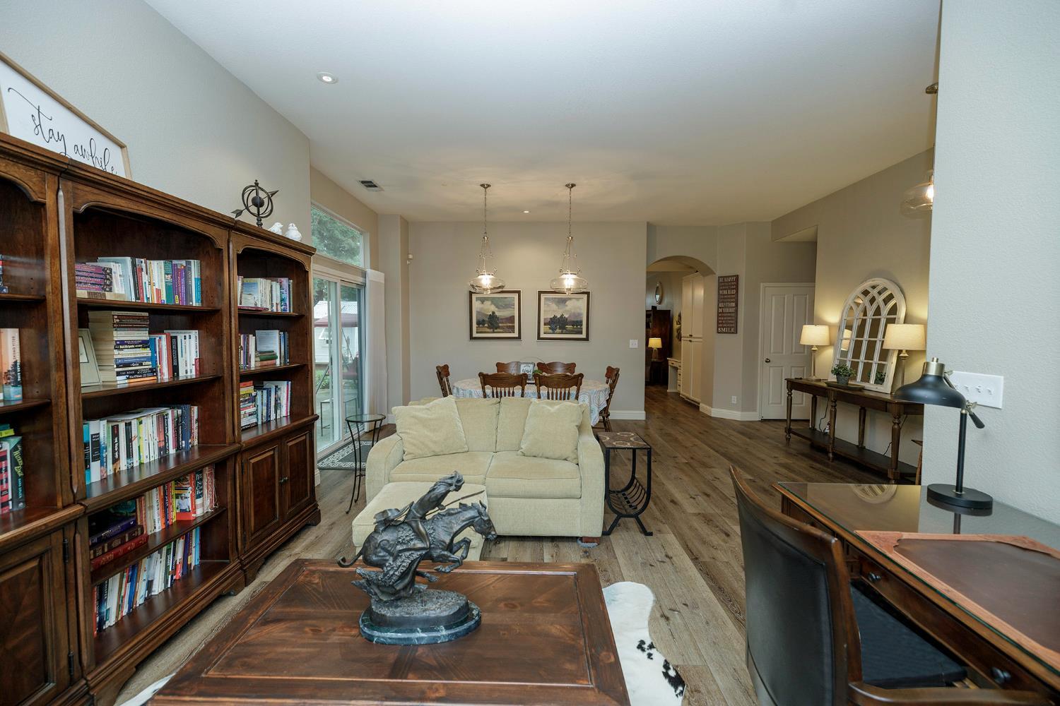 Turlock, California, 95382, United States, 4 Bedrooms Bedrooms, ,2 BathroomsBathrooms,Residential,For Sale,1987416