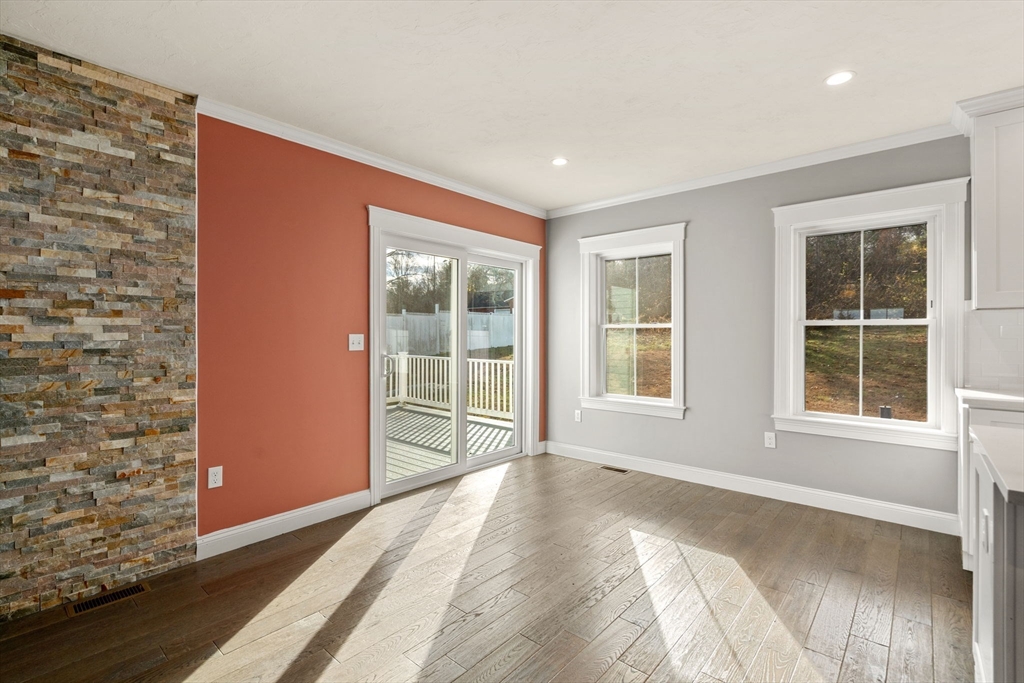 Mendon, Massachusetts, 01756, United States, 3 Bedrooms Bedrooms, ,3 BathroomsBathrooms,Residential,For Sale,1997117