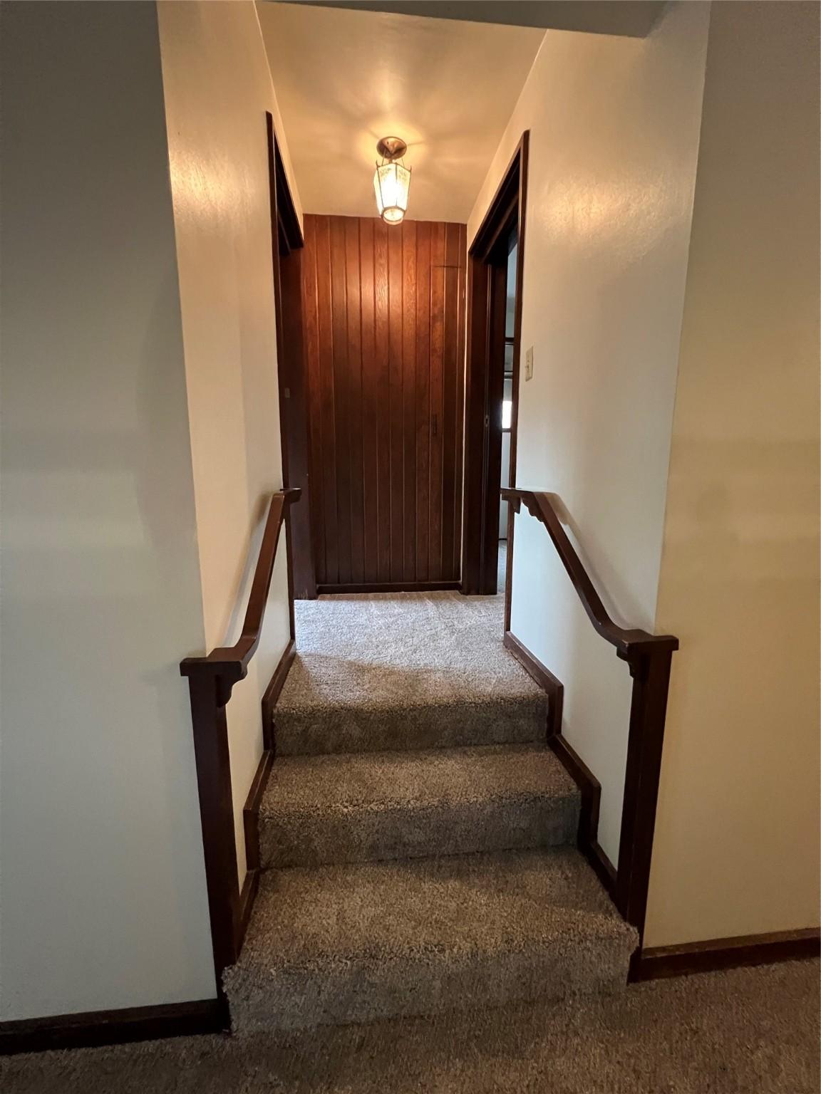 Pella, Iowa, 50219, United States, 3 Bedrooms Bedrooms, ,4 BathroomsBathrooms,Residential,For Sale,1879100