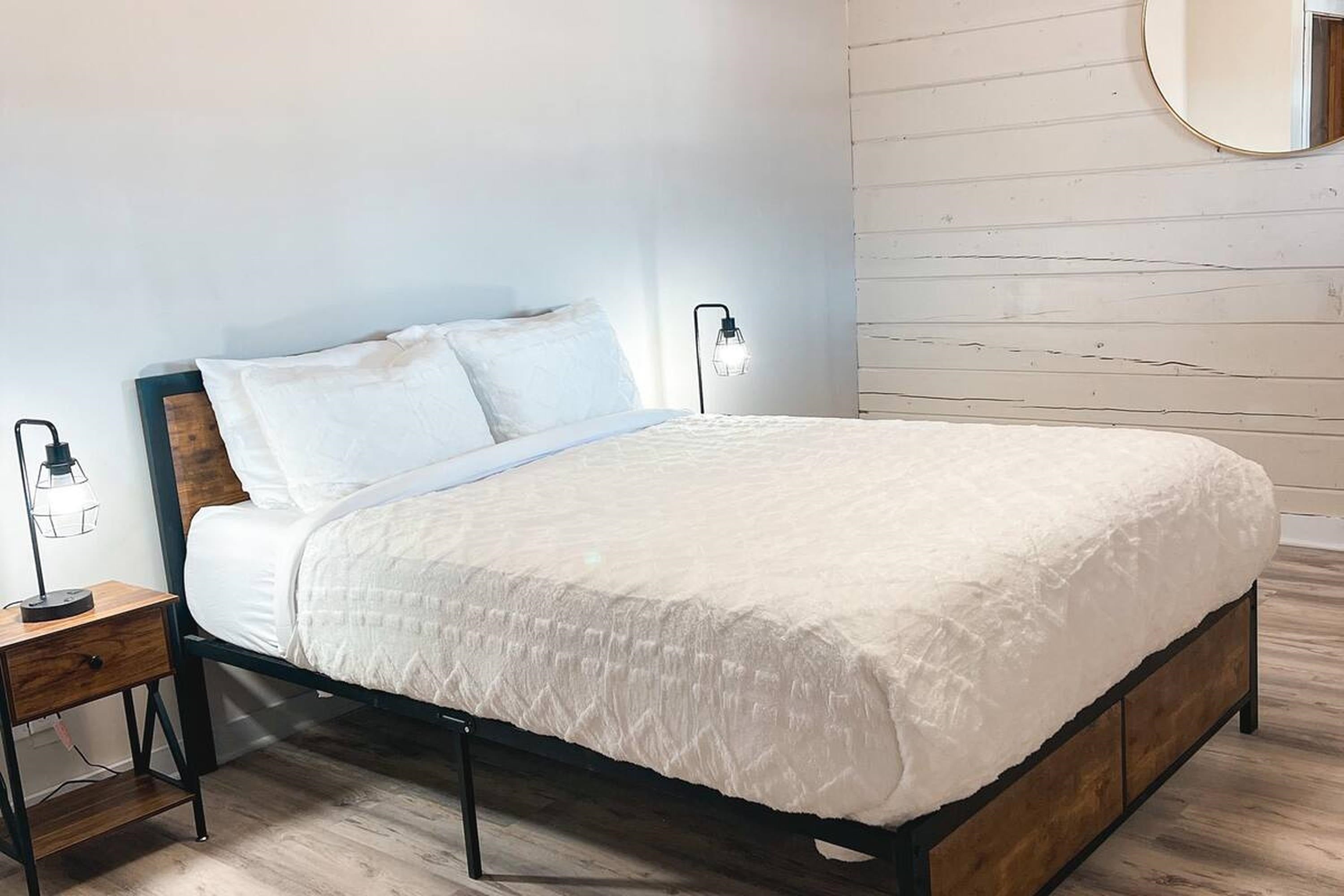 Mountain View, Arkansas, 72560, United States, 4 Bedrooms Bedrooms, ,2 BathroomsBathrooms,Residential,For Sale,1988851