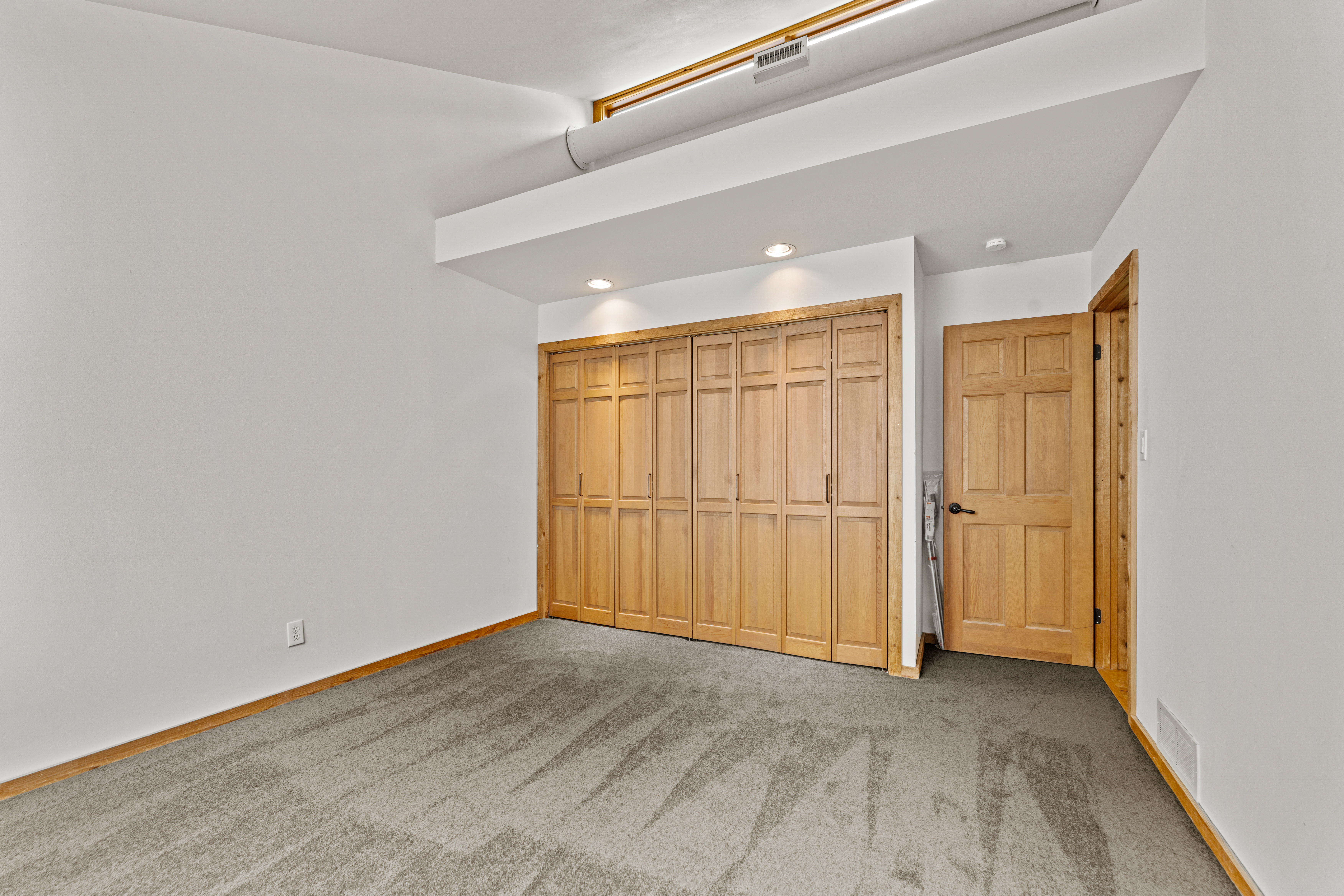  Striking Custom Home Set on 3.49 Private Acres in Wildwood - 物件實景