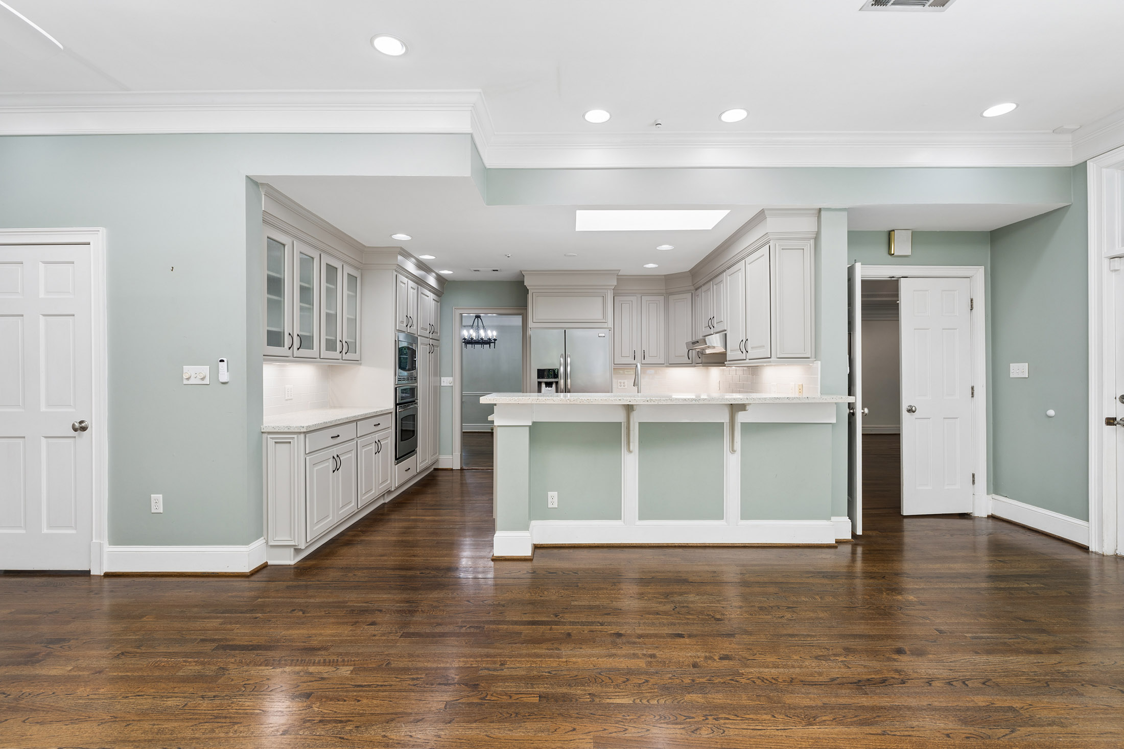  Beautiful Sandy Springs Home Offers Exceptional Space and Flexible Living - 物件實景