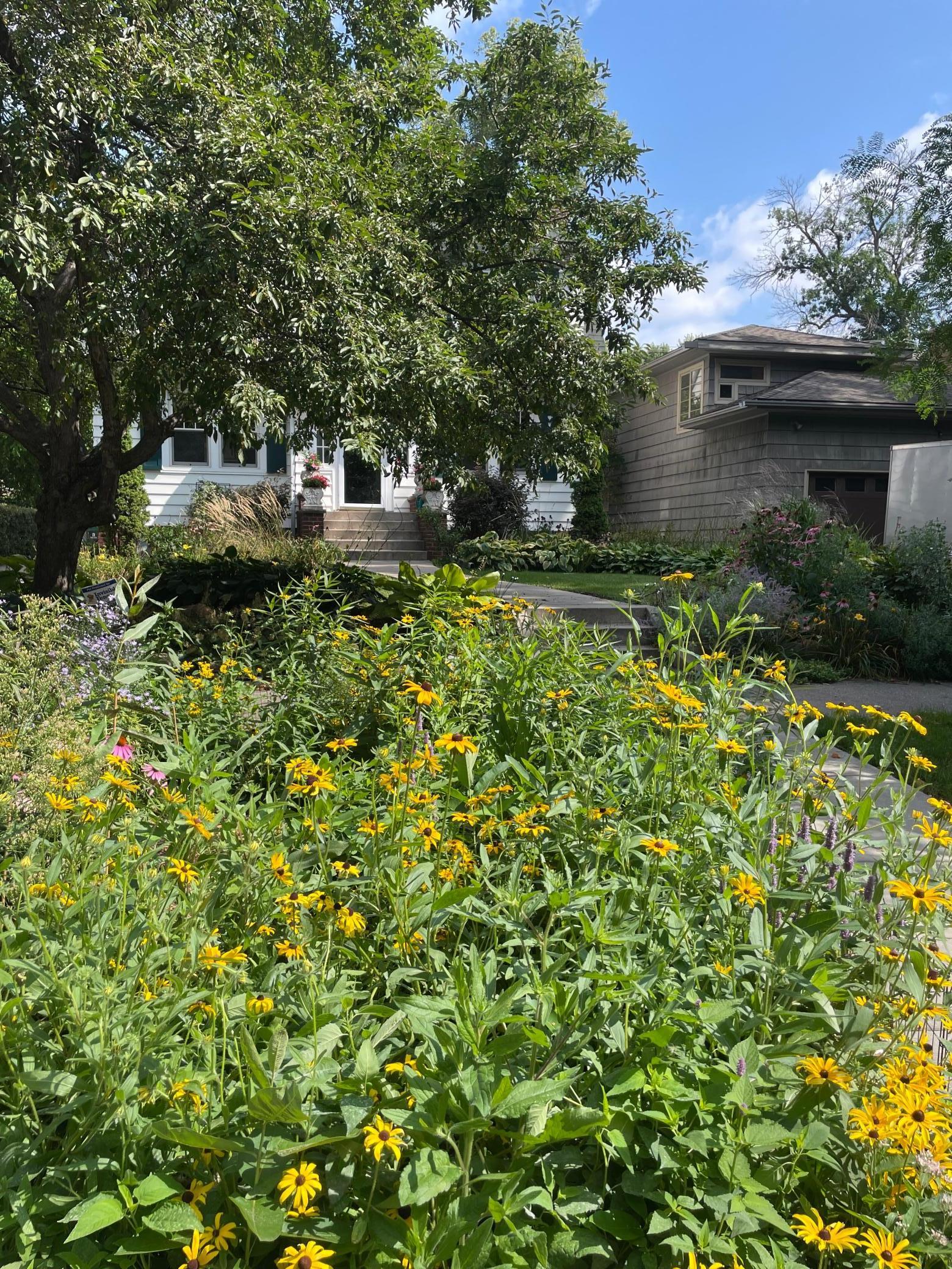 Saint Paul, Minnesota, 55104, United States, 3 Bedrooms Bedrooms, ,1 BathroomBathrooms,Residential,For Sale,1988037