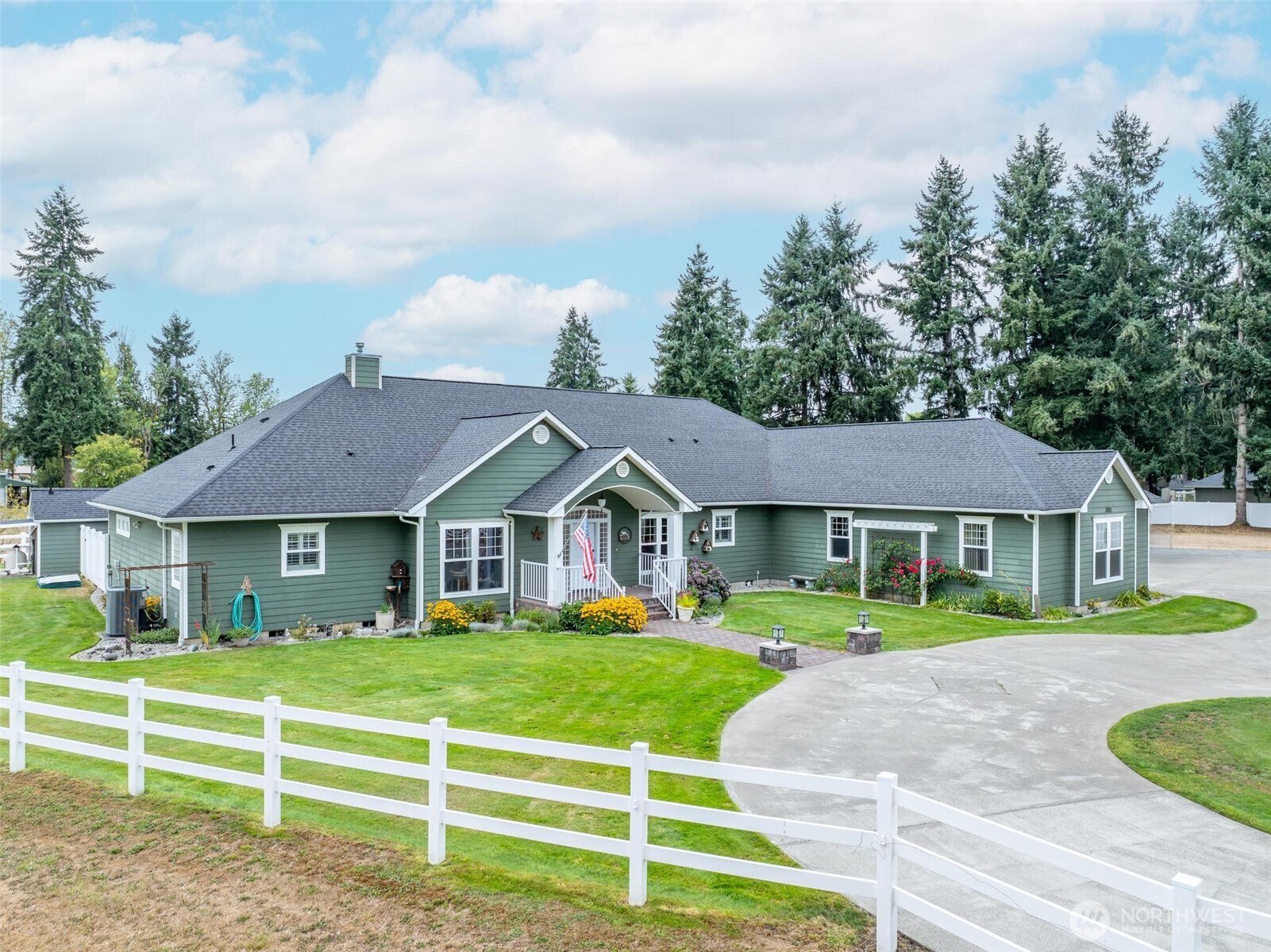 Centralia, Washington, 98531, United States, 3 Bedrooms Bedrooms, ,3 BathroomsBathrooms,Residential,For Sale,1983563