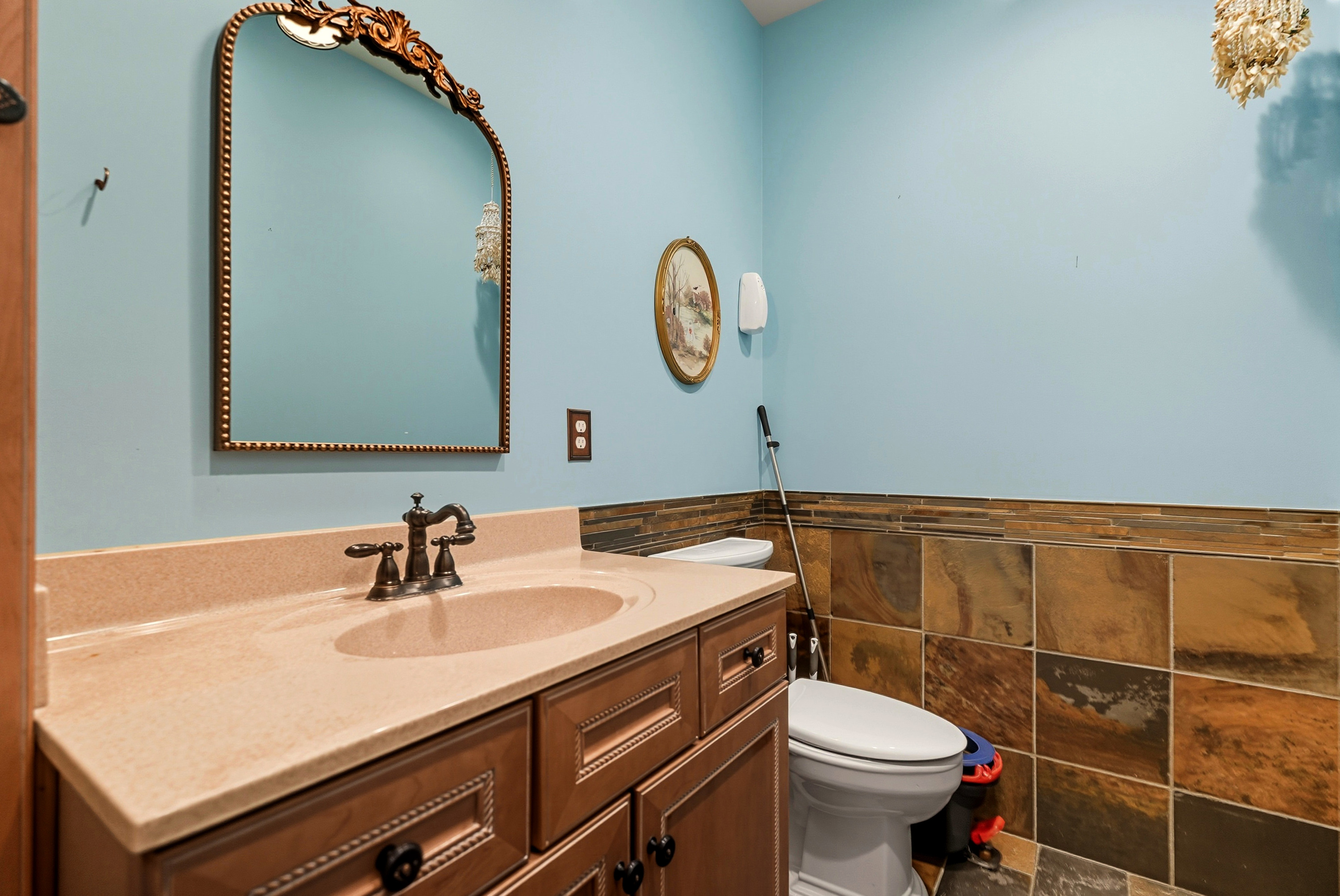 Louisville, Kentucky, 40220, United States, 3 Bedrooms Bedrooms, ,4 BathroomsBathrooms,Residential,For Sale,1979535