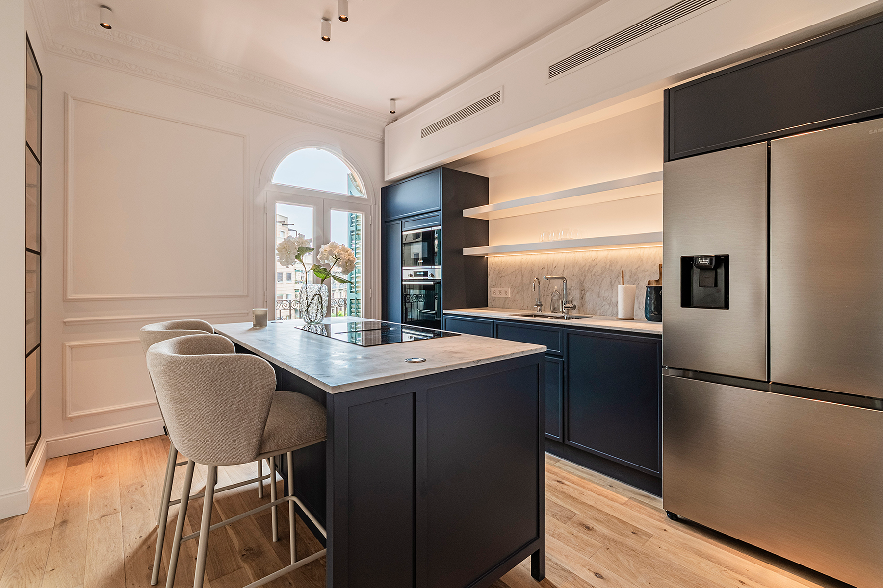  Extraordinary apartment on high floor in central Eixample - 物件實景
