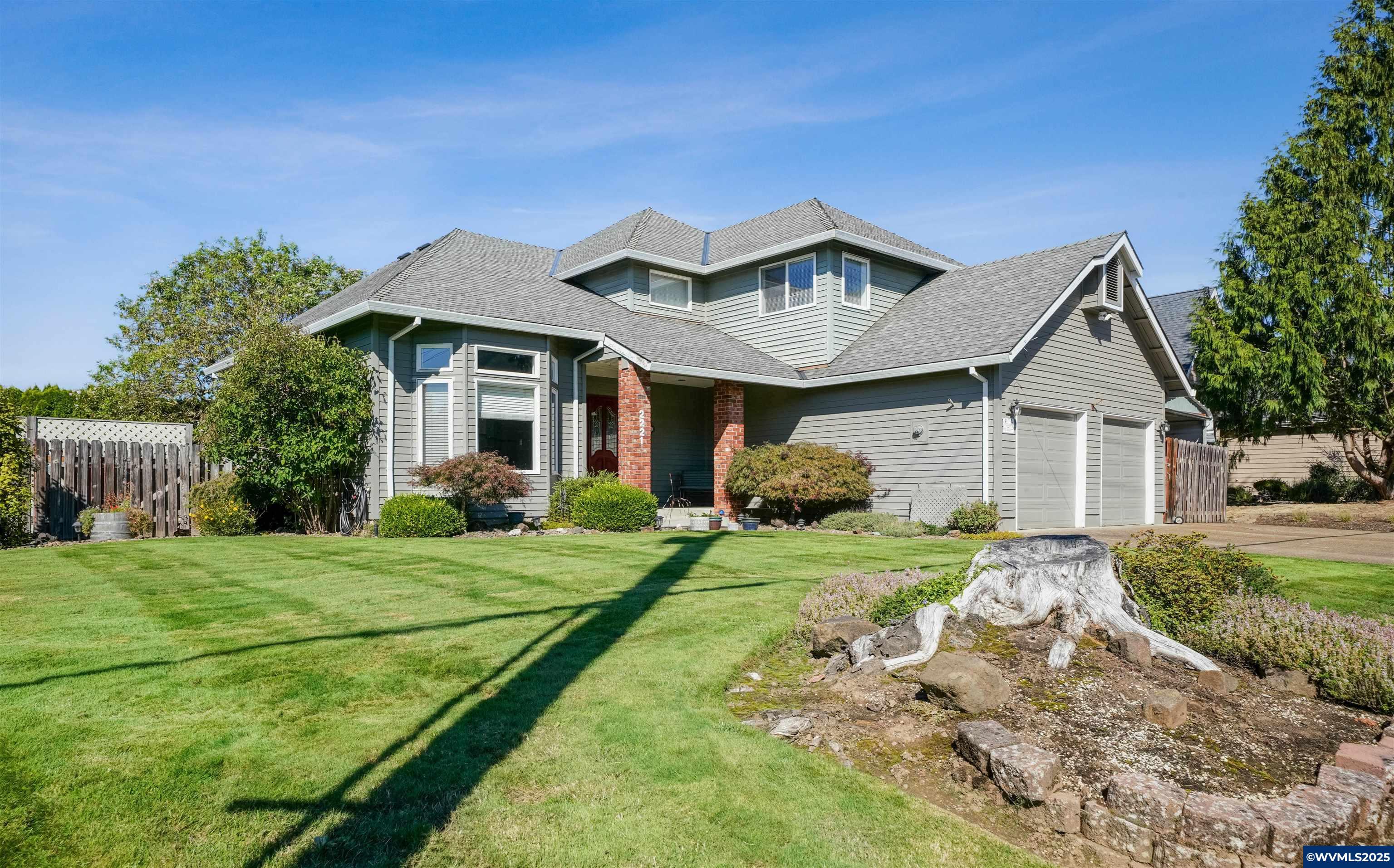 Mcminnville, Oregon, 97128, United States, 3 Bedrooms Bedrooms, ,3 BathroomsBathrooms,Residential,For Sale,1949725