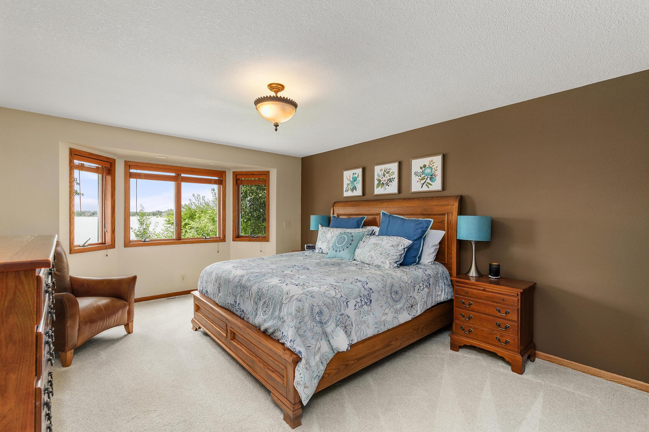 Jewell, Iowa, 50130, United States, 3 Bedrooms Bedrooms, ,4 BathroomsBathrooms,Residential,For Sale,1922792