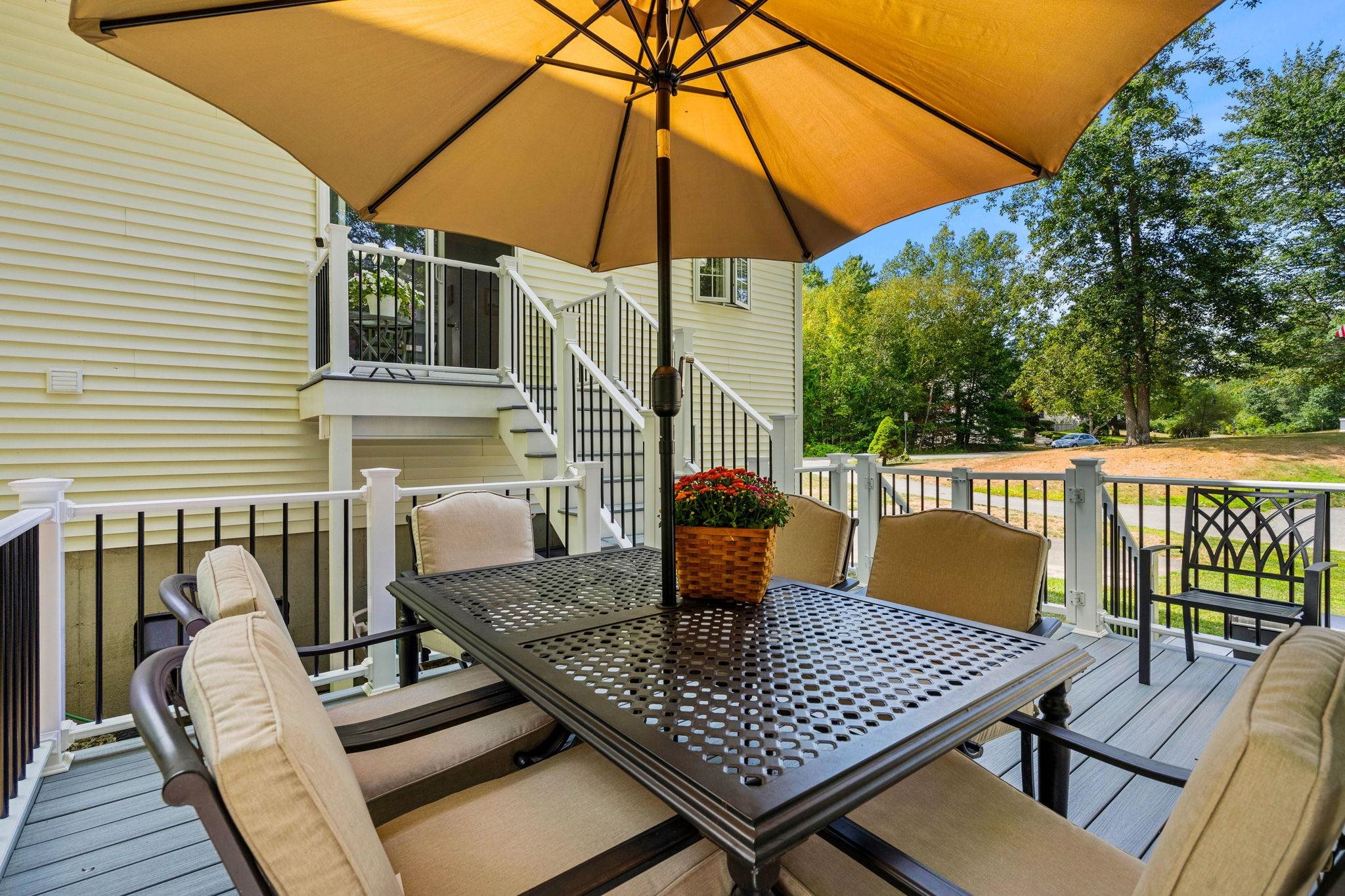 Derry, New Hampshire, 03038, United States, 3 Bedrooms Bedrooms, ,2 BathroomsBathrooms,Residential,For Sale,1927202