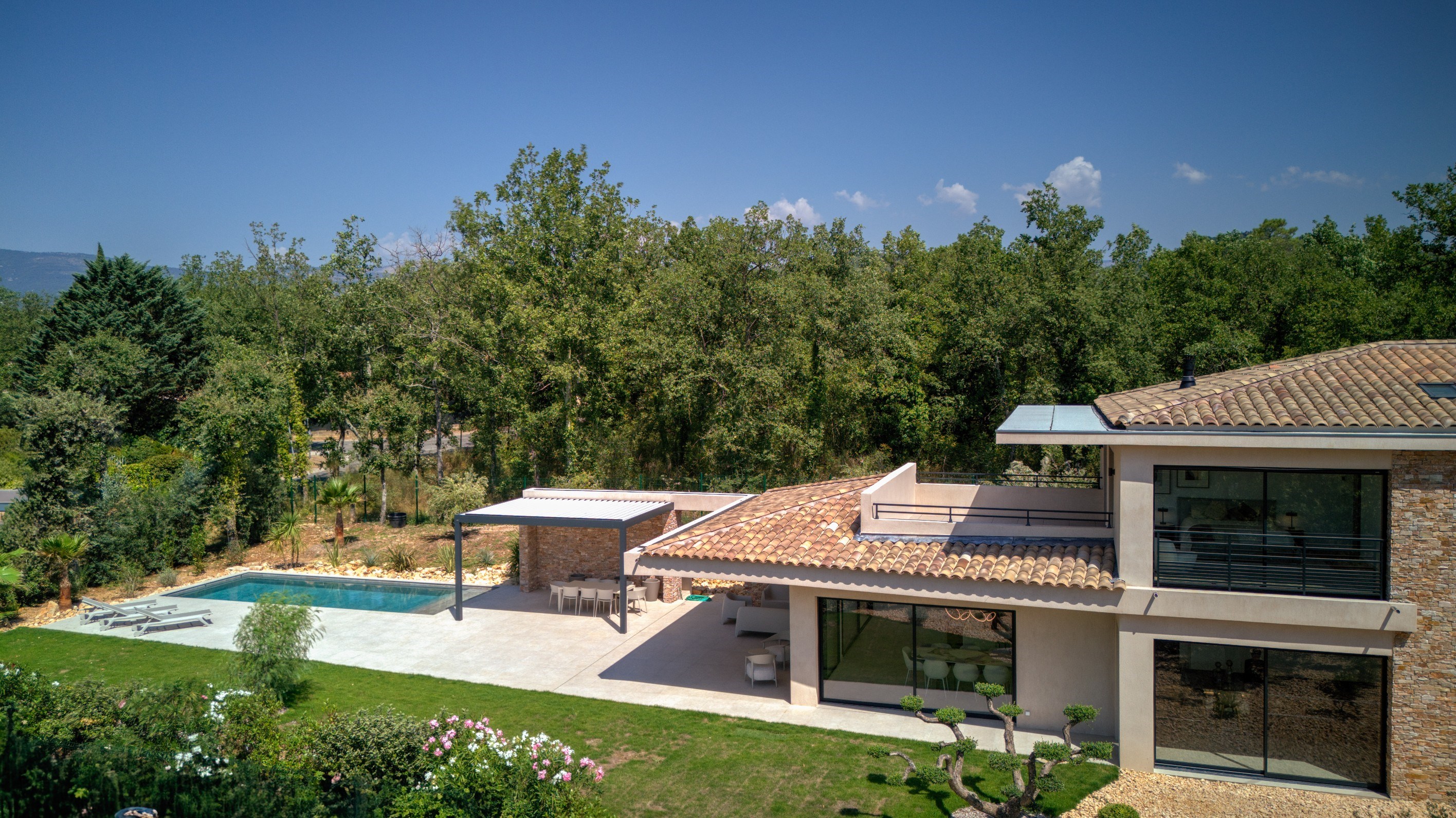  Tourrettes Terre Blanche villa 240 sqm golf estate pool furnished land 1866 sqm - 物件實景