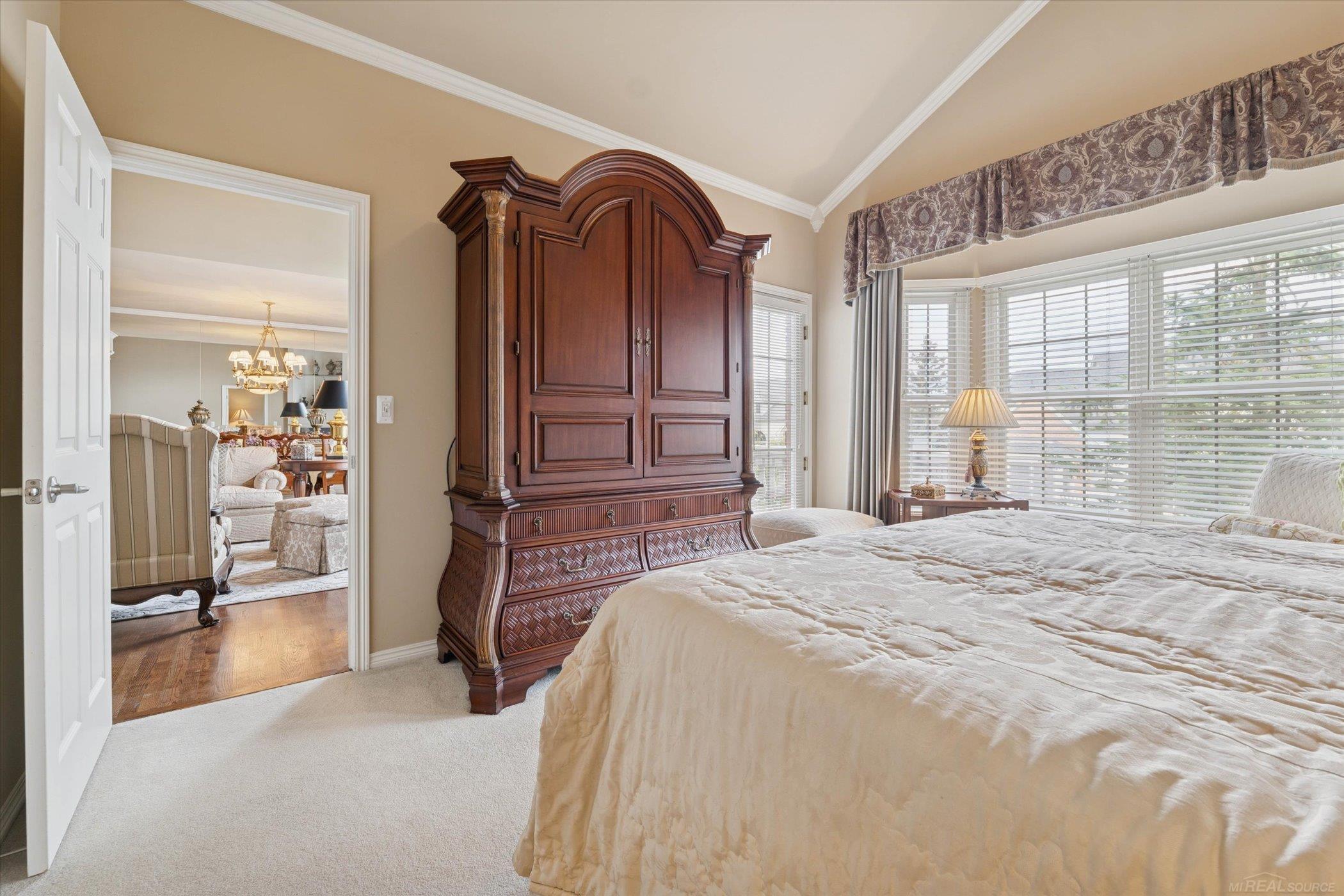 Oakland Twp, Michigan, 48306, United States, 2 Bedrooms Bedrooms, ,4 BathroomsBathrooms,Residential,For Sale,1984320