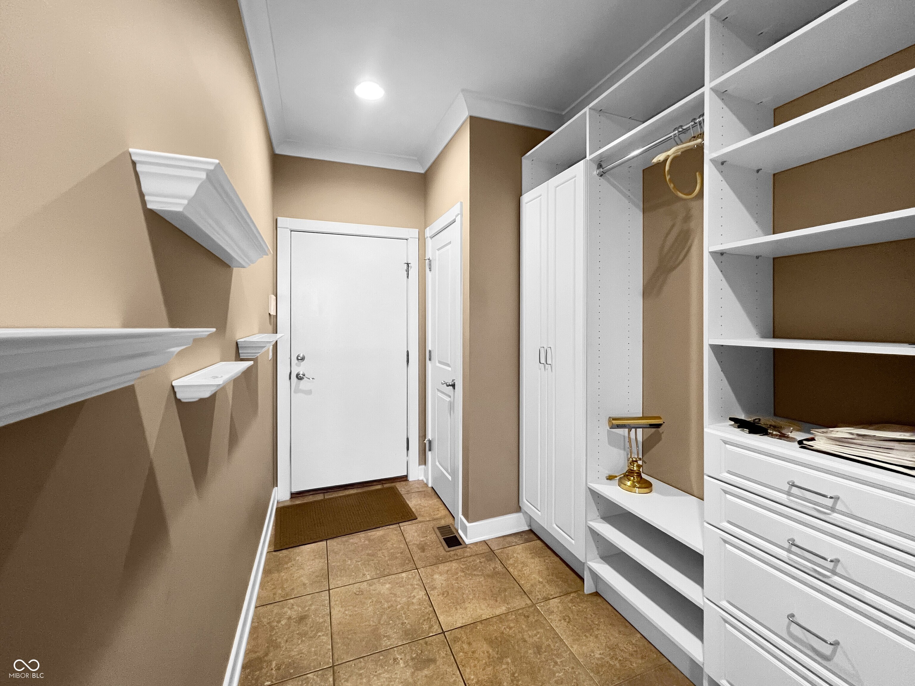 Columbus, Indiana, 47201, United States, 3 Bedrooms Bedrooms, ,3 BathroomsBathrooms,Residential,For Sale,1977125