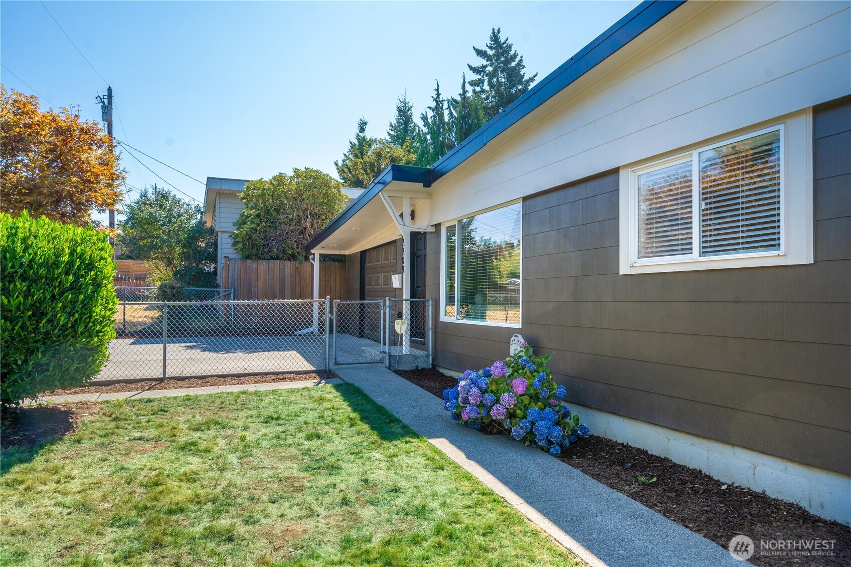 Renton, Washington, 98056, United States, 2 Bedrooms Bedrooms, ,1 BathroomBathrooms,Residential,For Sale,1907773