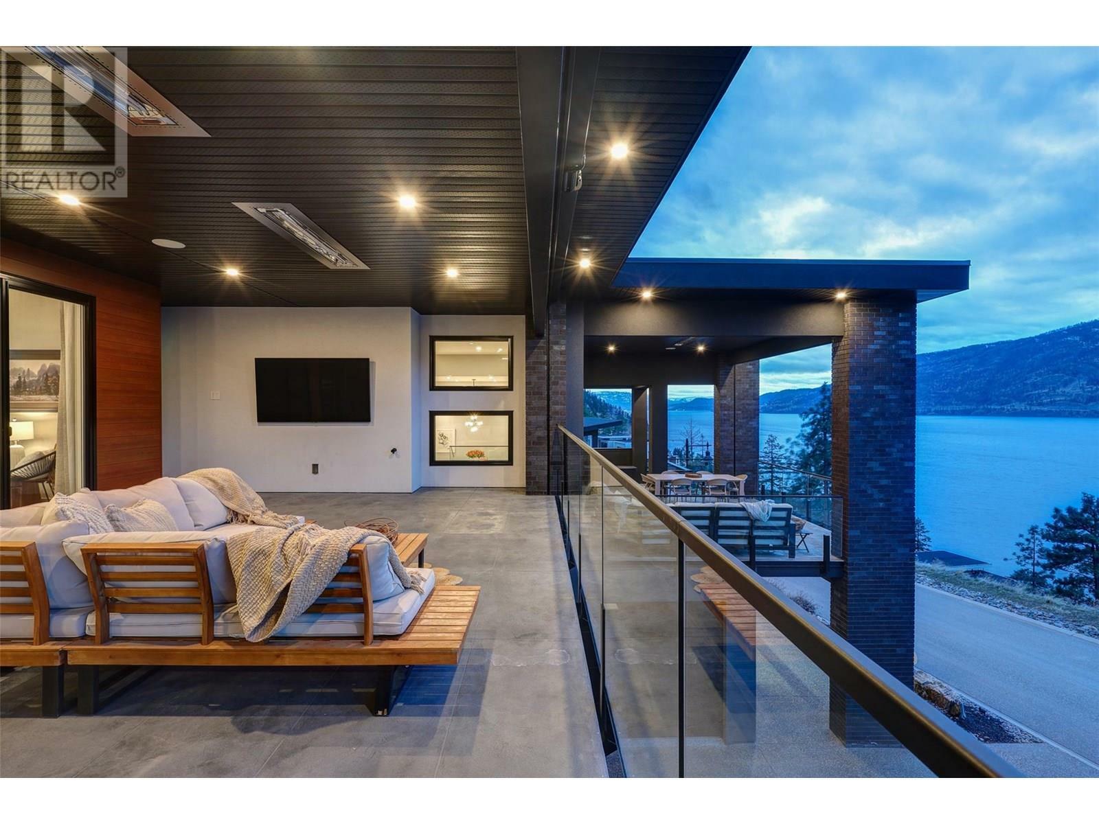 KELOWNA, British Columbia, V4V 1N4, CA, 4 Bedrooms Bedrooms, ,3 BathroomsBathrooms,Residential,For Sale,1859921