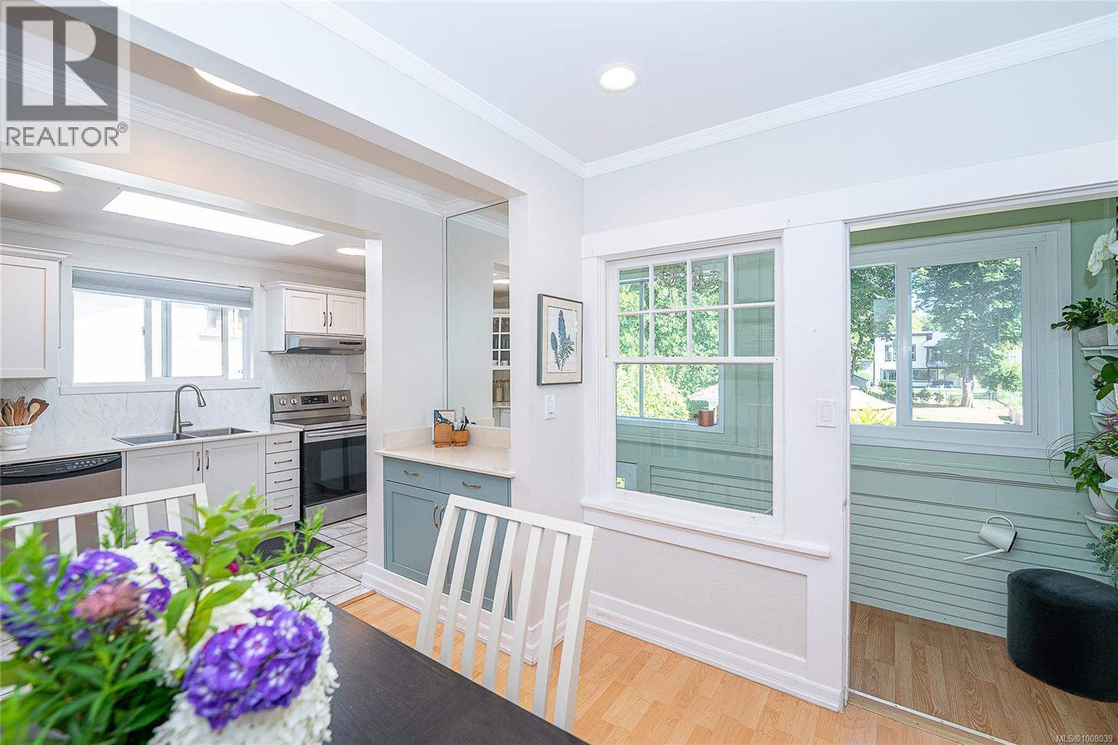 SAANICH, British Columbia, V8Z 3T7, CA, 2 Bedrooms Bedrooms, ,2 BathroomsBathrooms,Residential,For Sale,1948861