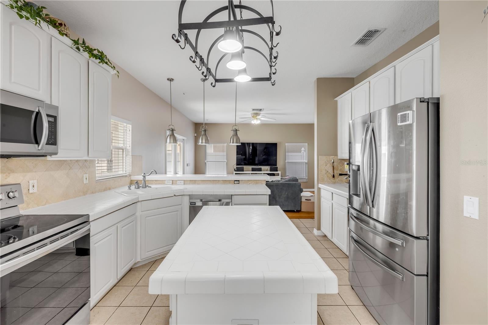 ORLANDO, Florida, 32835, United States, 4 Bedrooms Bedrooms, ,3 BathroomsBathrooms,Residential,For Sale,1885339
