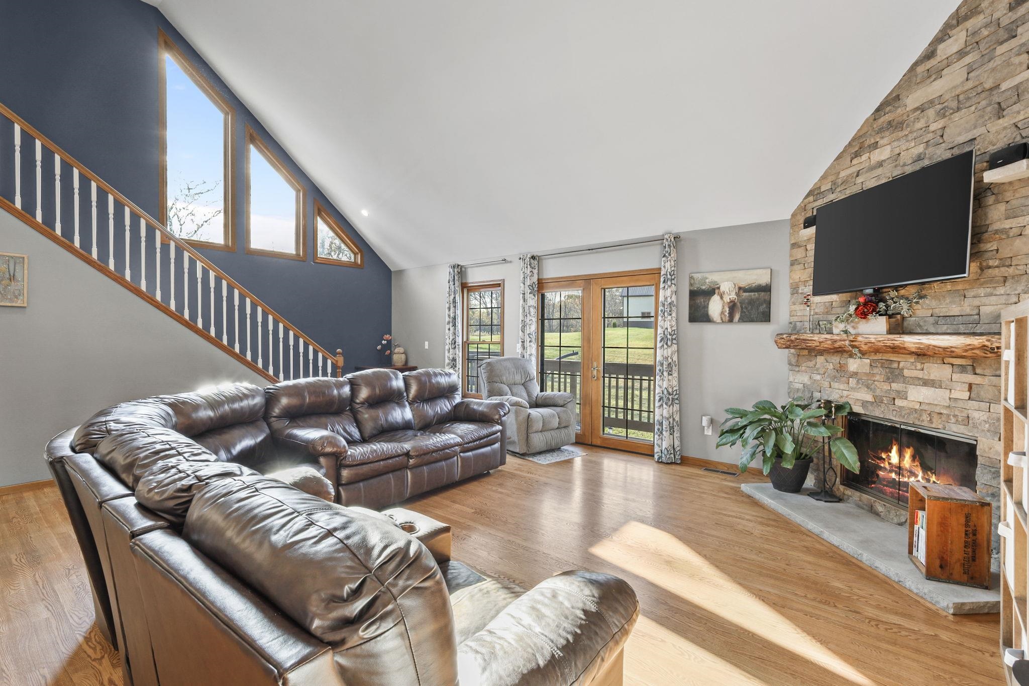 Barneveld, Wisconsin, 53507, United States, 3 Bedrooms Bedrooms, ,4 BathroomsBathrooms,Residential,For Sale,1986114