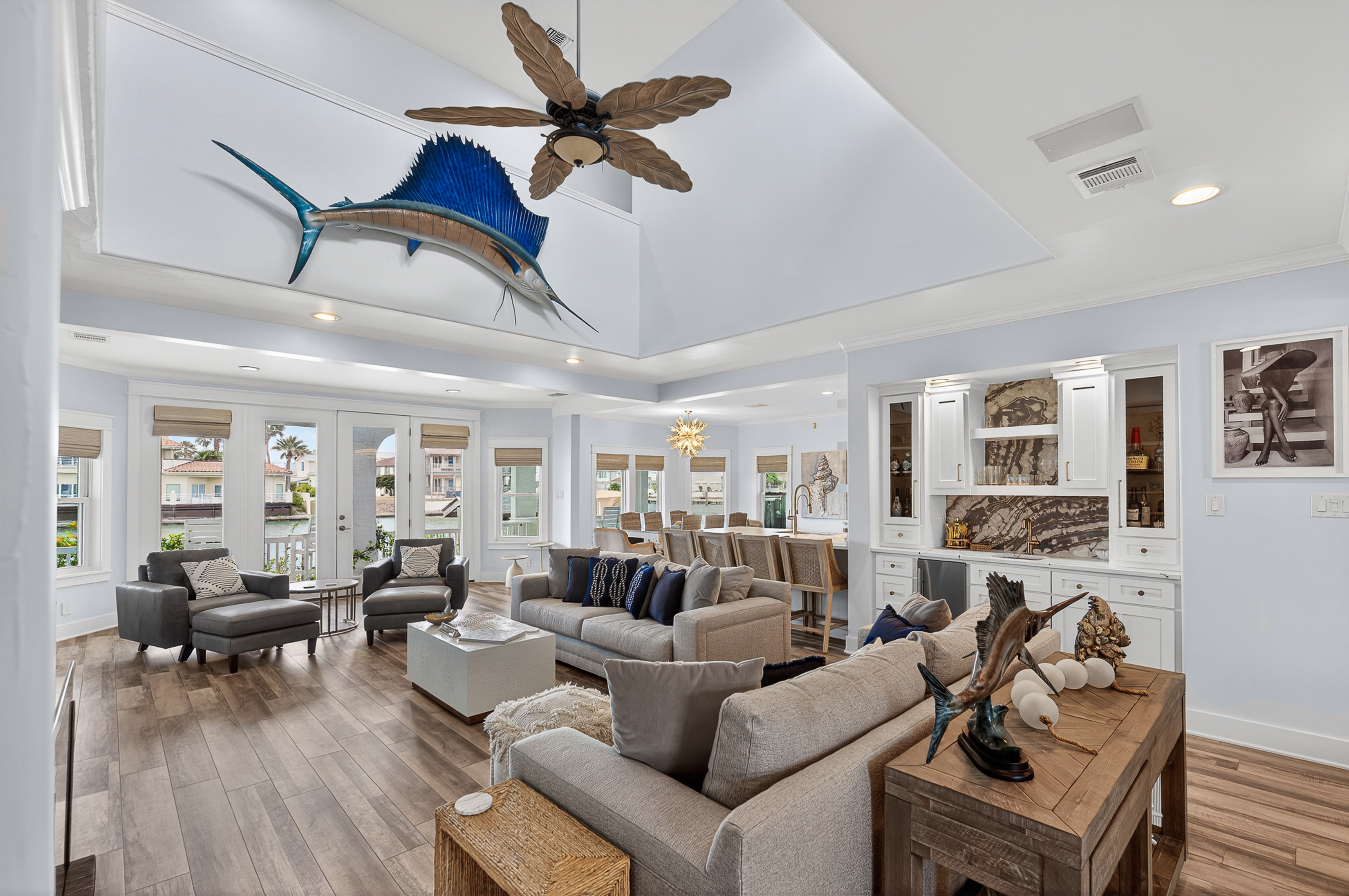  Canal-Front Estate in Island Moorings - 物件實景