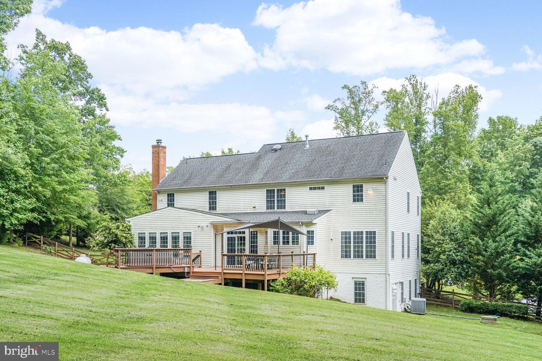 Woodbridge, Virginia, 22192, United States, 5 Bedrooms Bedrooms, ,5 BathroomsBathrooms,Residential,For Sale,1825491