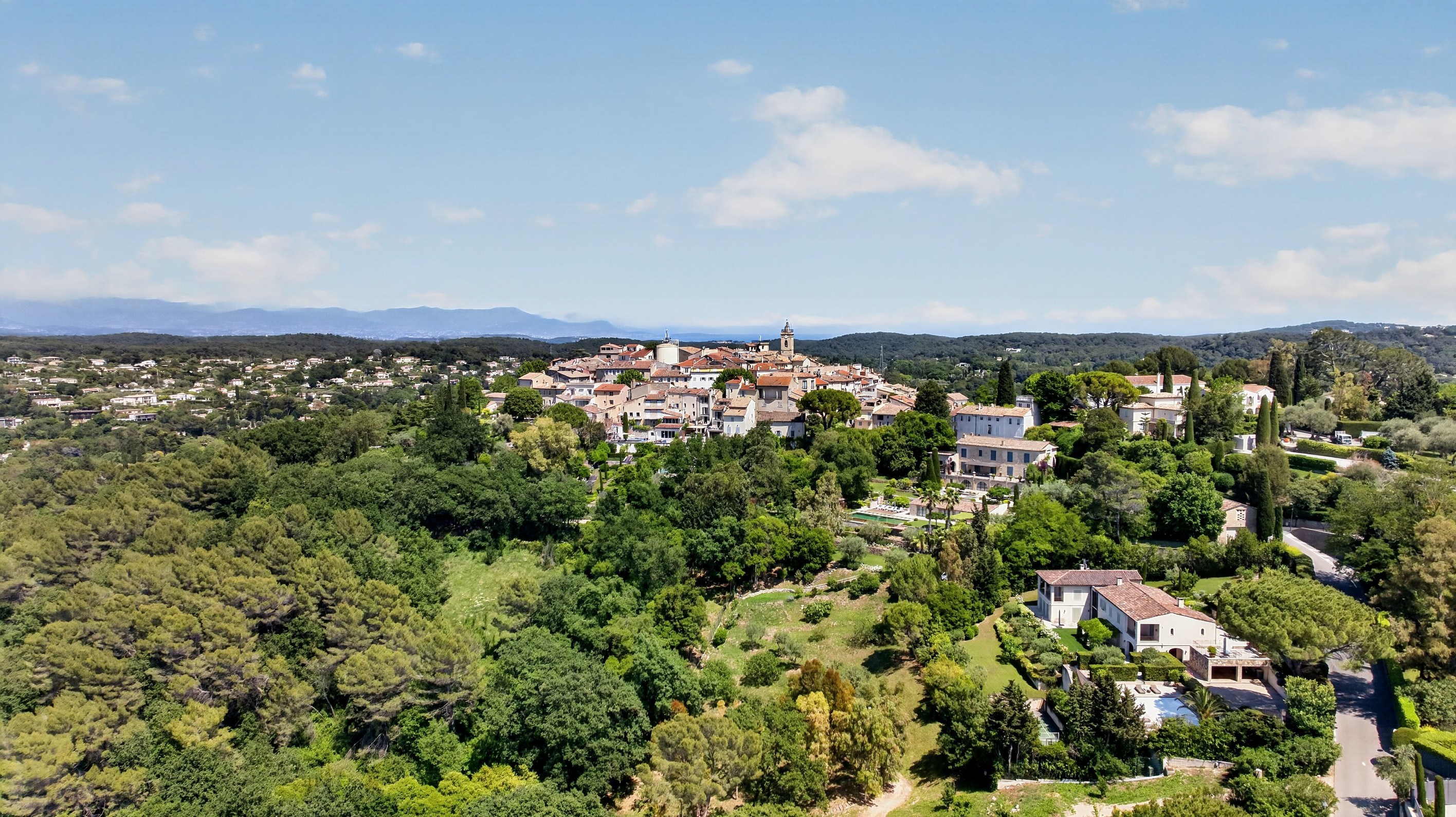  Luxury villa in Mougins with heated pool and panoramic views near the historic … - 物件實景