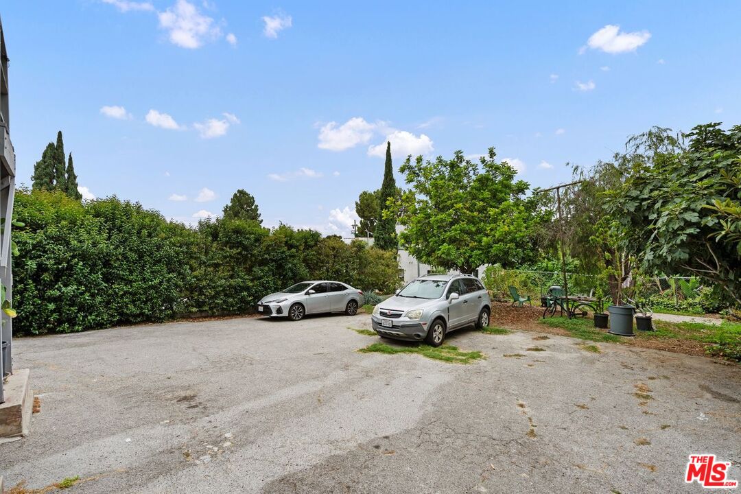 827 Lucile Ave, Los Angeles, California, 90026, United States, 6 Bedrooms Bedrooms, ,Residential,For Sale,827 Lucile Ave,1626659