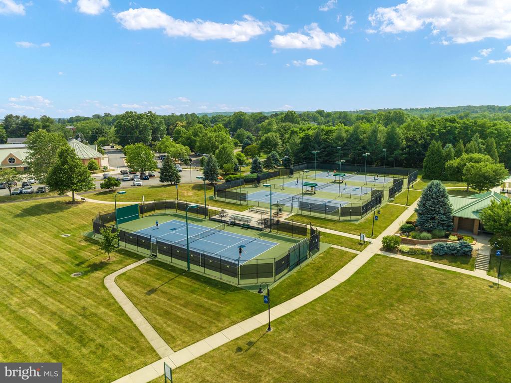 Leesburg, Virginia, 20176, United States, 6 Bedrooms Bedrooms, ,3 BathroomsBathrooms,Residential,For Sale,1979496