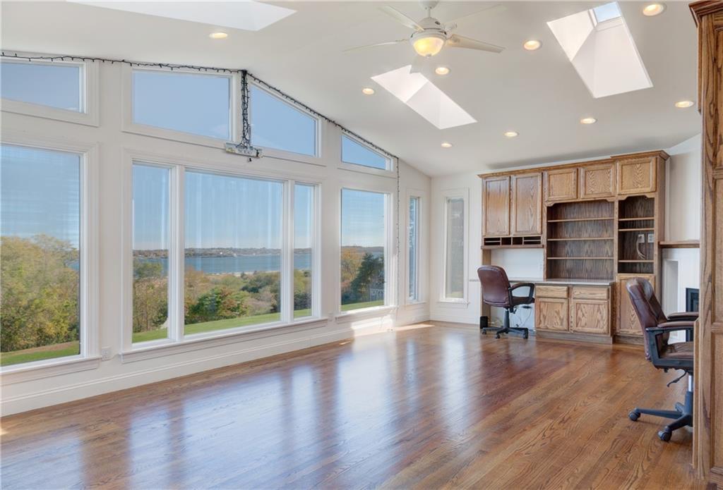 Portsmouth, Rhode Island, 02871, United States, 4 Bedrooms Bedrooms, ,5 BathroomsBathrooms,Residential,For Sale,1909701
